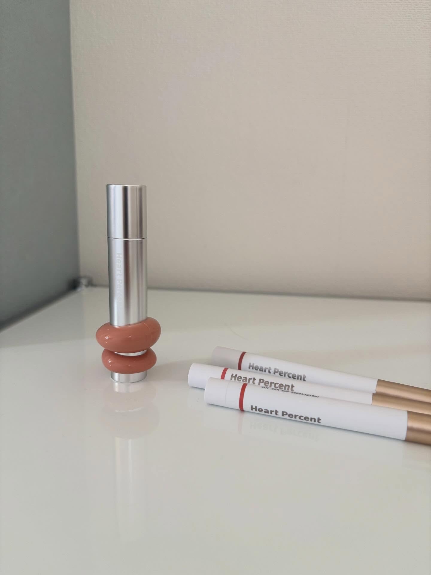 .

かわいい韓国リップ💄

少し前からリップペンシルを色々試してて
@heartpercent_jp のリップペンシルがとてもよかった✨
色味が絶妙におしゃれで、自分の唇にあったものが見つかると思う

塗りやすくて、発色もほわんと色づく