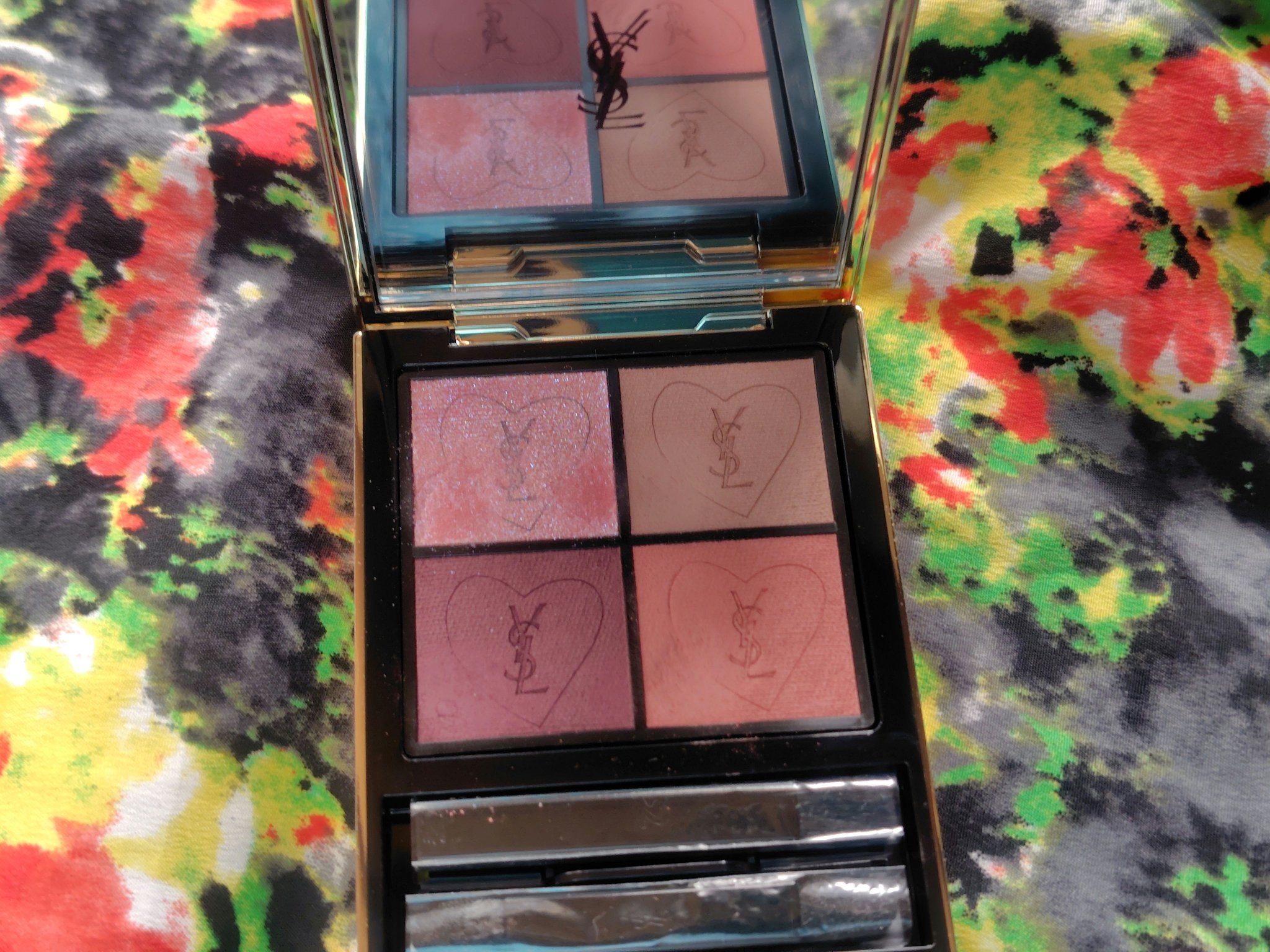 クチュール ミニ クラッチ/YVES SAINT LAURENT BEAUTE/アイシャドウパレットを使ったクチコミ（2枚目）