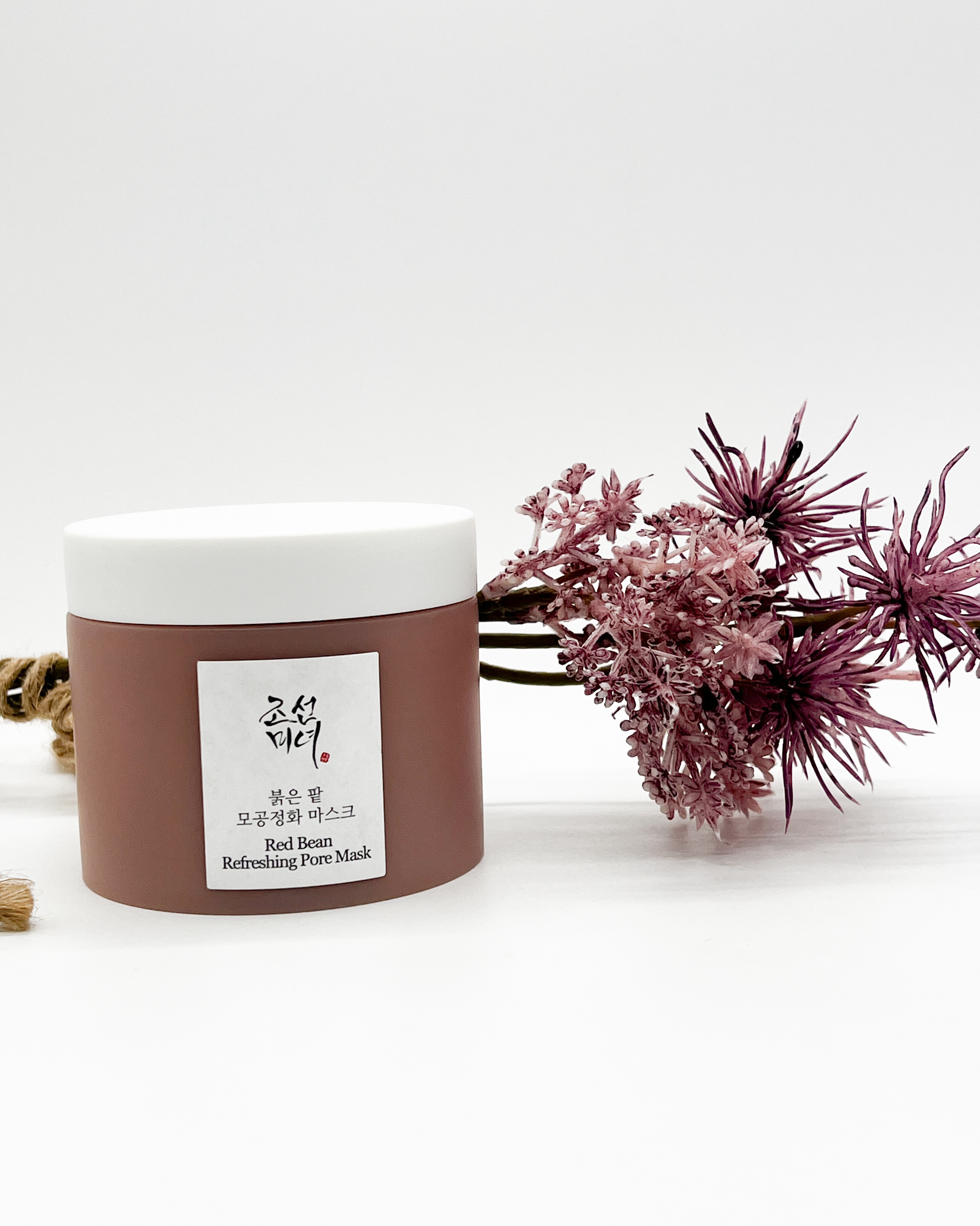 
BOJ
赤小豆毛穴ケアクレイパック

日焼け止めクリームとスティック日焼け止めを愛用している、BOJから毛穴クレイパックが登場したよ🤍

つっぱらず乾きにくい、洗い流すパック🦋ᩚ

角質や毛穴悩みを集中ケアしてくれ、肌のキメを整えてく