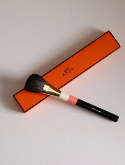 mina on LIPS 「天才的かわいさ🧡クリスマスプレゼントにエルメスのチークブラシを..」(7枚目)