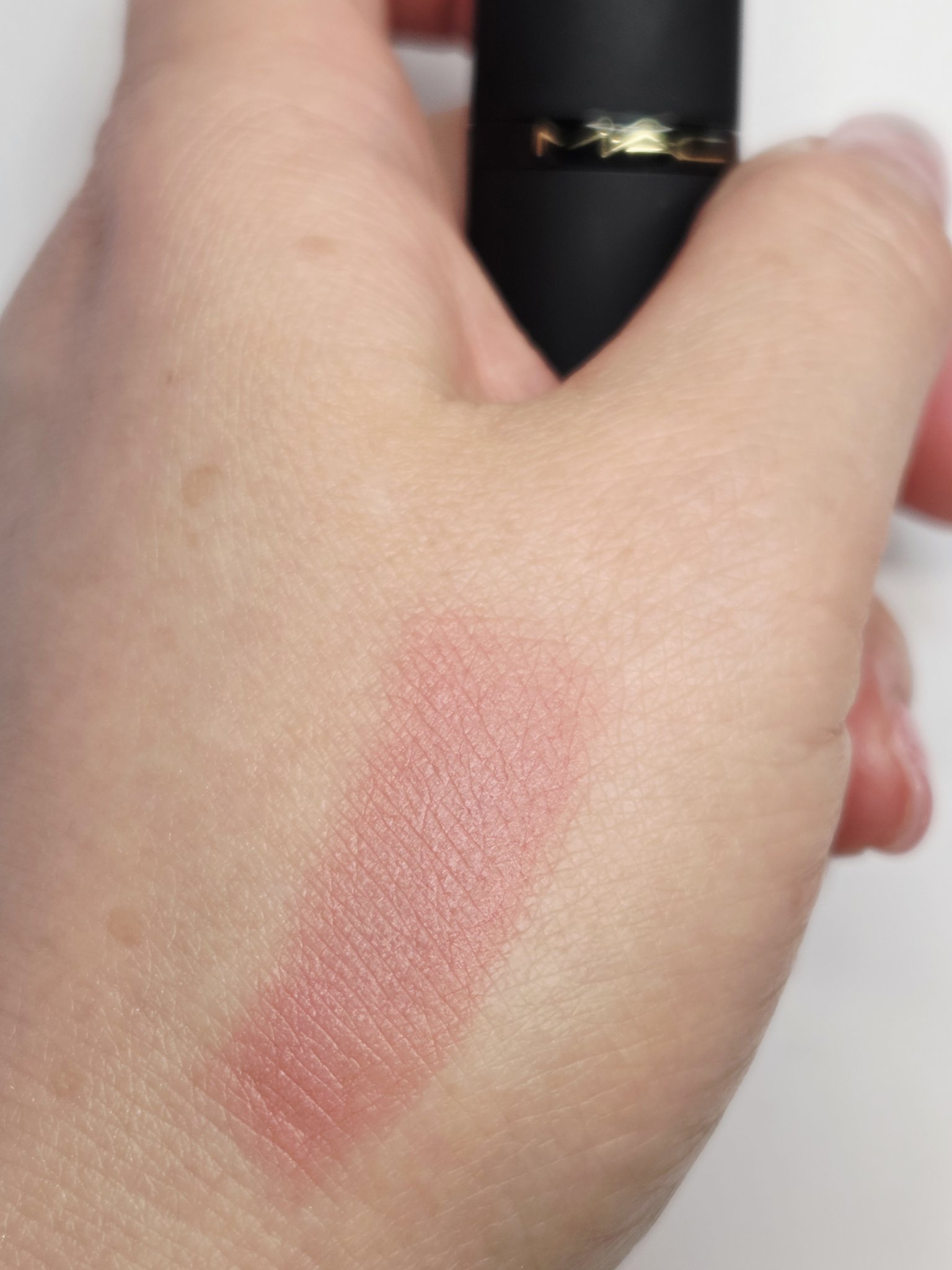 パウダー キス ヘイジー マット リップスティック/M・A・C/口紅を使ったクチコミ（2枚目）