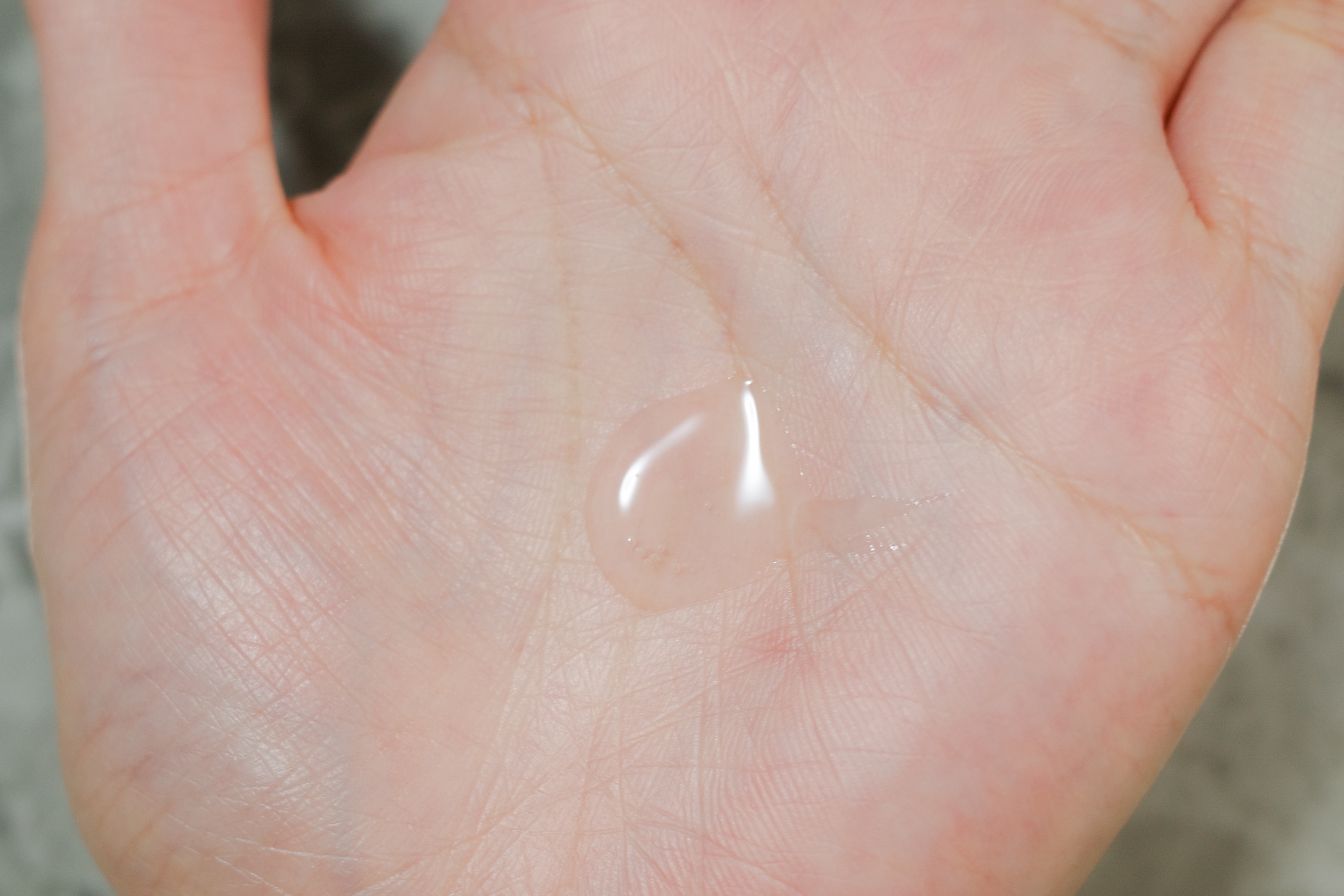 プレミオール ヘア エッセンス ホワイトティーの香り/ラサーナ/ヘアオイルを使ったクチコミ（2枚目）