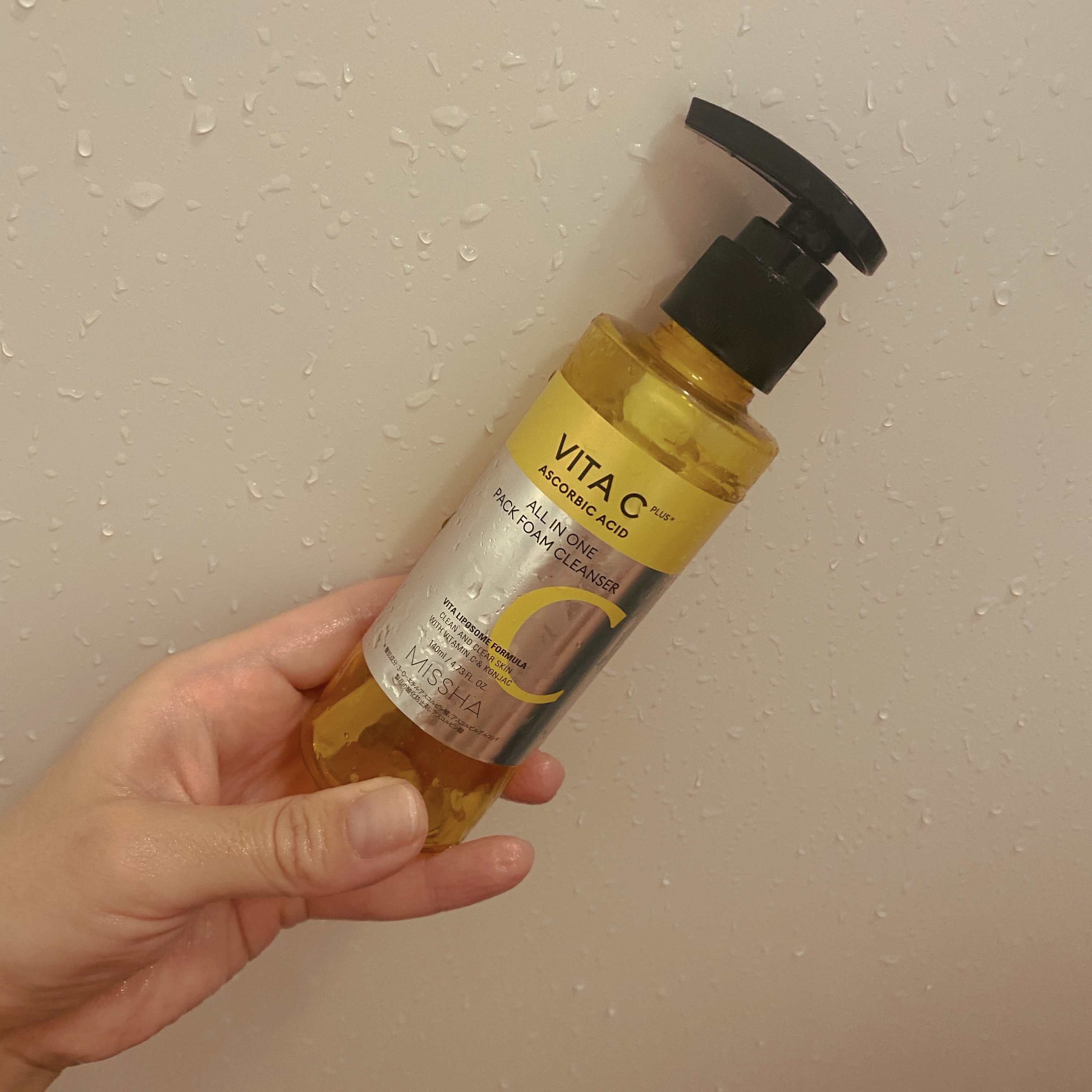 MISSHA ミシャ ビタシープラス 泡マスク洗顔のクチコミ「#使い切りコスメ 

これ、ジェル状で出てくるのに塗ると泡になって、そのままパックもできる優れ.....」（1枚目）