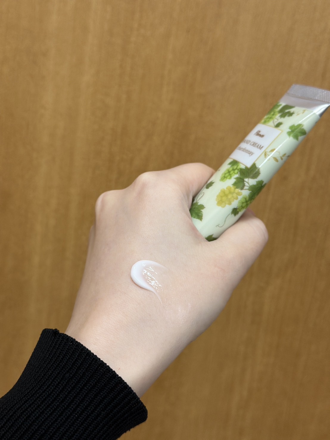 MOIST HAND CREAM シャルドネの香り/Flomee/ハンドクリームを使ったクチコミ（1枚目）