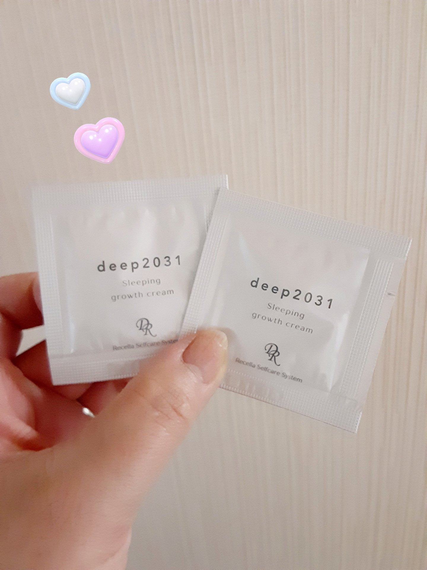 
🌼ドクターリセラ🌼
🎀スリーピンググロースクリーム

テミルでサンプルいただきました😃

帰省中なのでこちらを利用しました💙

べたつく事なく翌朝はお肌がふっくら‼️

一晩でしっかり浸透してくれました🎵

現品も気になります