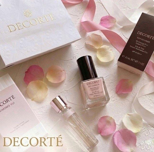 DECORTÉ
キモノ　ユイ　オードトワレ
ロージー グロウライザー

DECORTE ❤
買って良かった2アイテムです。
下地使いやすくてリピしています。
