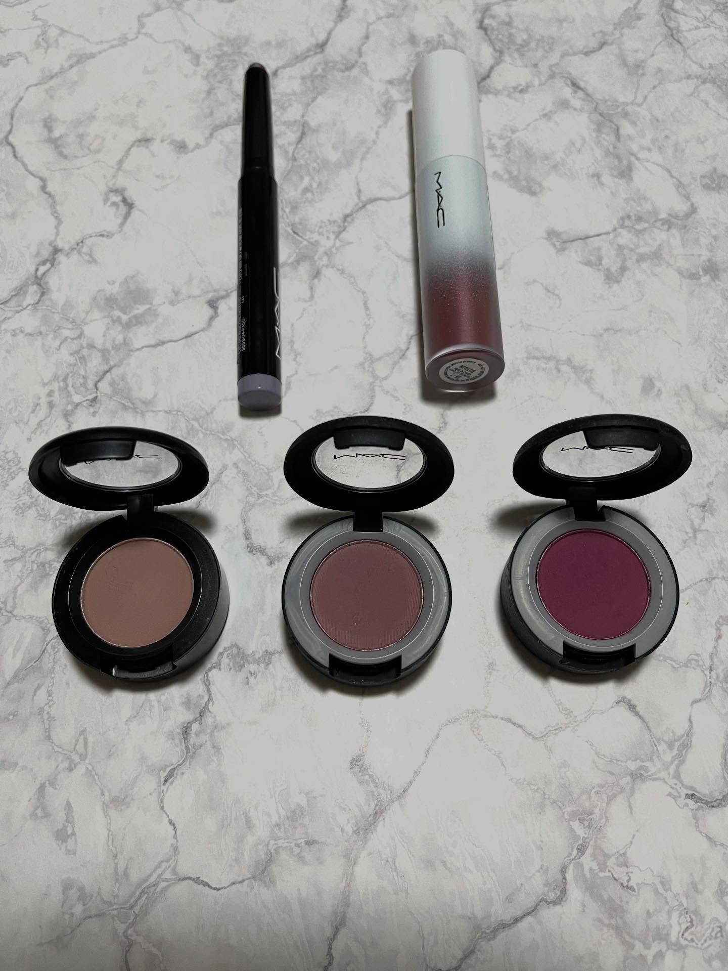 パウダー キス アイシャドウ/M・A・C/単色アイシャドウを使ったクチコミ（1枚目）