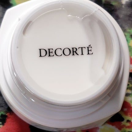 DECORTÉ AQ アブソリュート クリーム ブライトのクチコミ「年の瀬に2025年購入品を振り返るコーナー🐍
まるで、とろけるスフレみたいなクリーム
寝て.....」(1枚目)