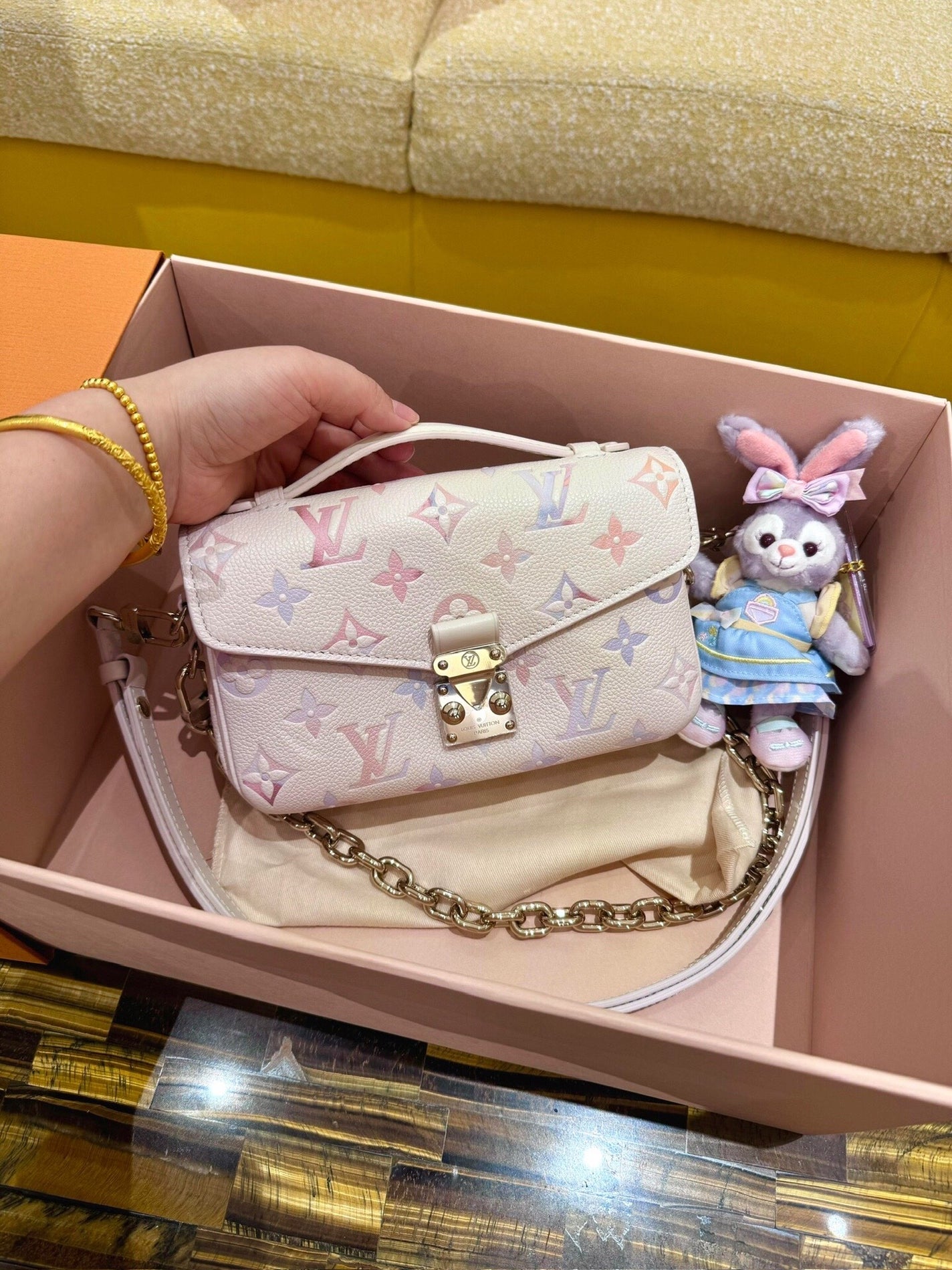 shiny_gloss_kg78 on LIPS 「LINE 🆔:m.sun8🌼本日から当店でご注文するお客様にい..」(6枚目)