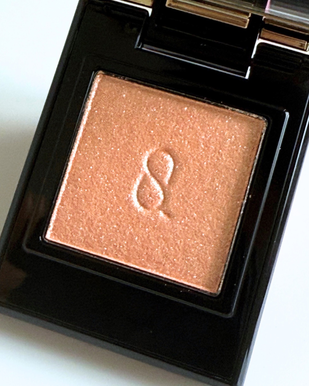 モノ ルック アイズ L-01 纏艶 -MATOITSUYA/SUQQU/単色アイシャドウを使ったクチコミ（1枚目）