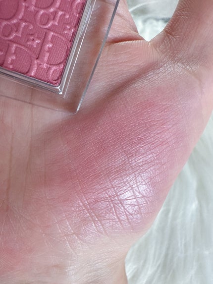 バックステージ ロージー グロウ(ホリデーコレクション 2025 限定品)/Dior/チークを使ったクチコミ(3枚目)