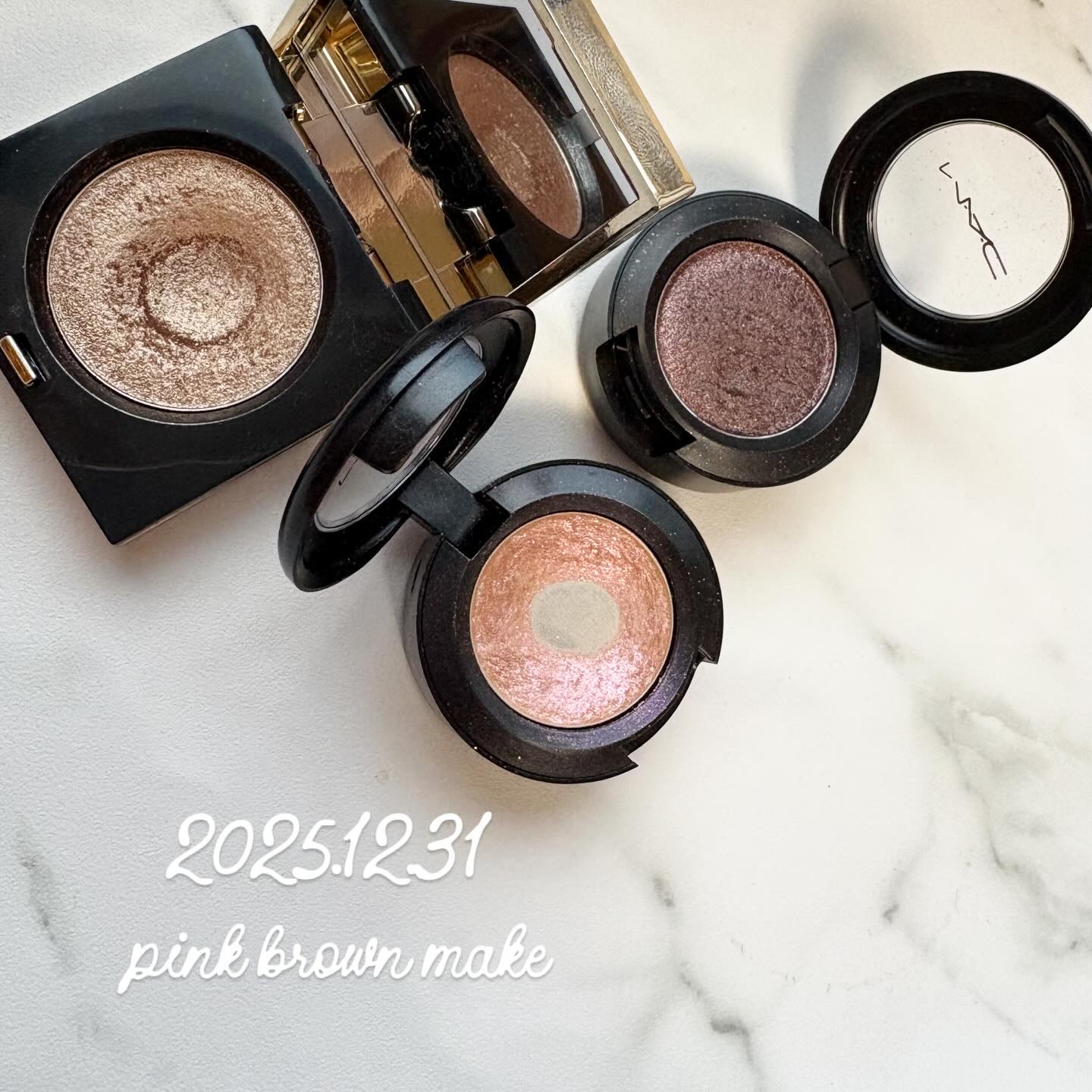 ダズルシャドウ/M・A・C/単色アイシャドウを使ったクチコミ（1枚目）