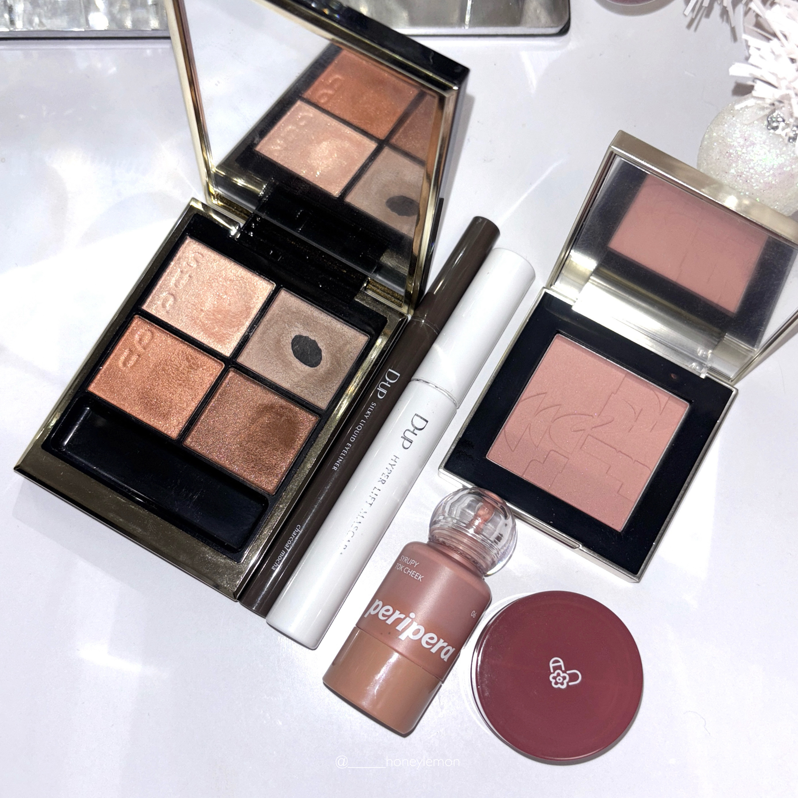 🌅

┈┈┈┈┈┈┈┈┈┈┈┈┈┈┈

 ➳ 𝚂𝚄𝚀𝚀𝚄 𝚜𝚒𝚐𝚗𝚊𝚝𝚞𝚛𝚎 𝚌𝚘𝚕𝚘𝚛 𝚎𝚢𝚎𝚜 𝟶𝟸
 ➳ 𝚙𝚎𝚛𝚒𝚙𝚎𝚛𝚊 𝚜𝚢𝚛𝚞𝚙𝚢 𝚝𝚘𝚔 �