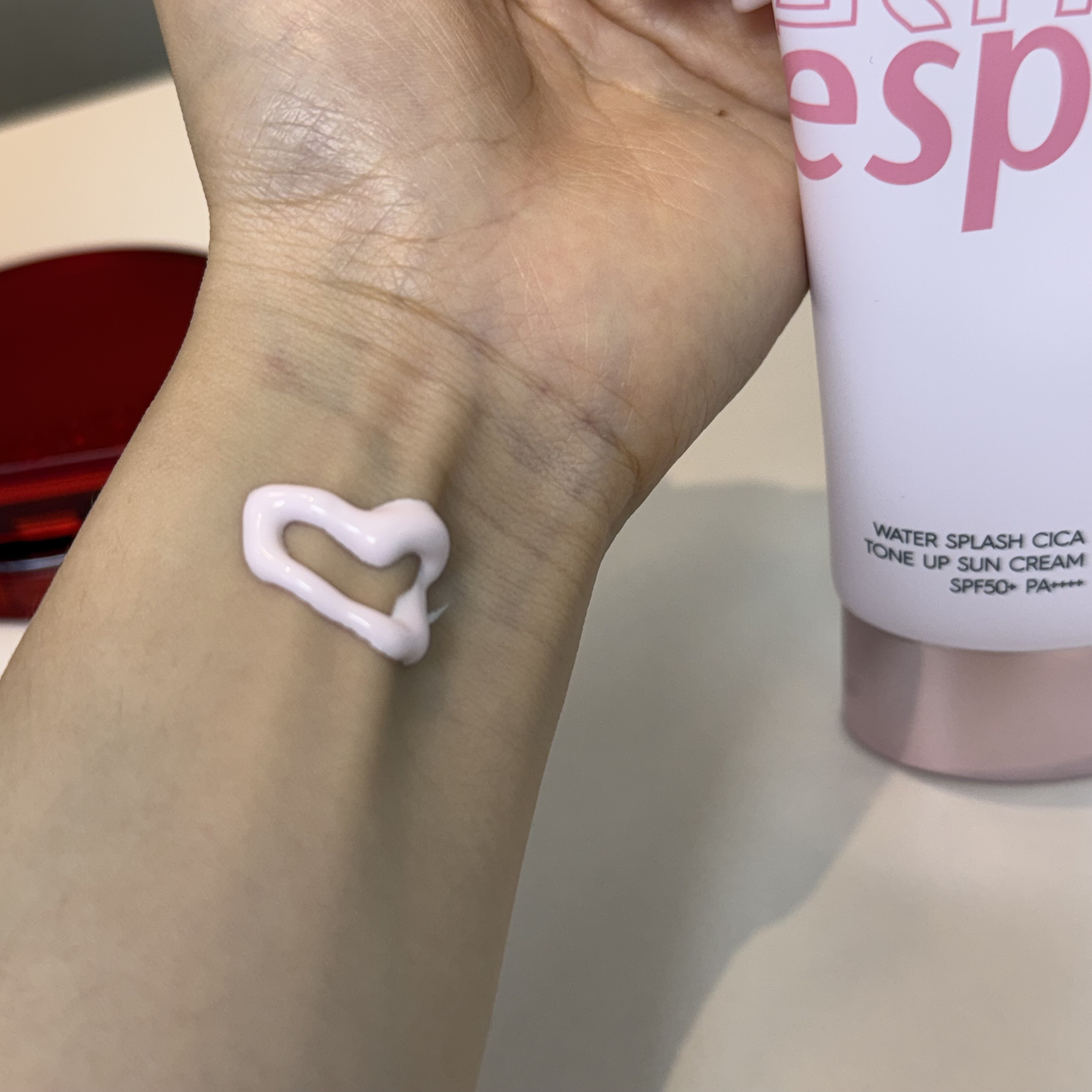 ウォータースプラッシュシカトーンアップクリーム/espoir/化粧下地を使ったクチコミ（2枚目）