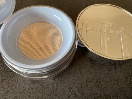 トランスルーセントセットエッセンシャルパウダー/TFIT/ルースパウダーを使ったクチコミ(3枚目)