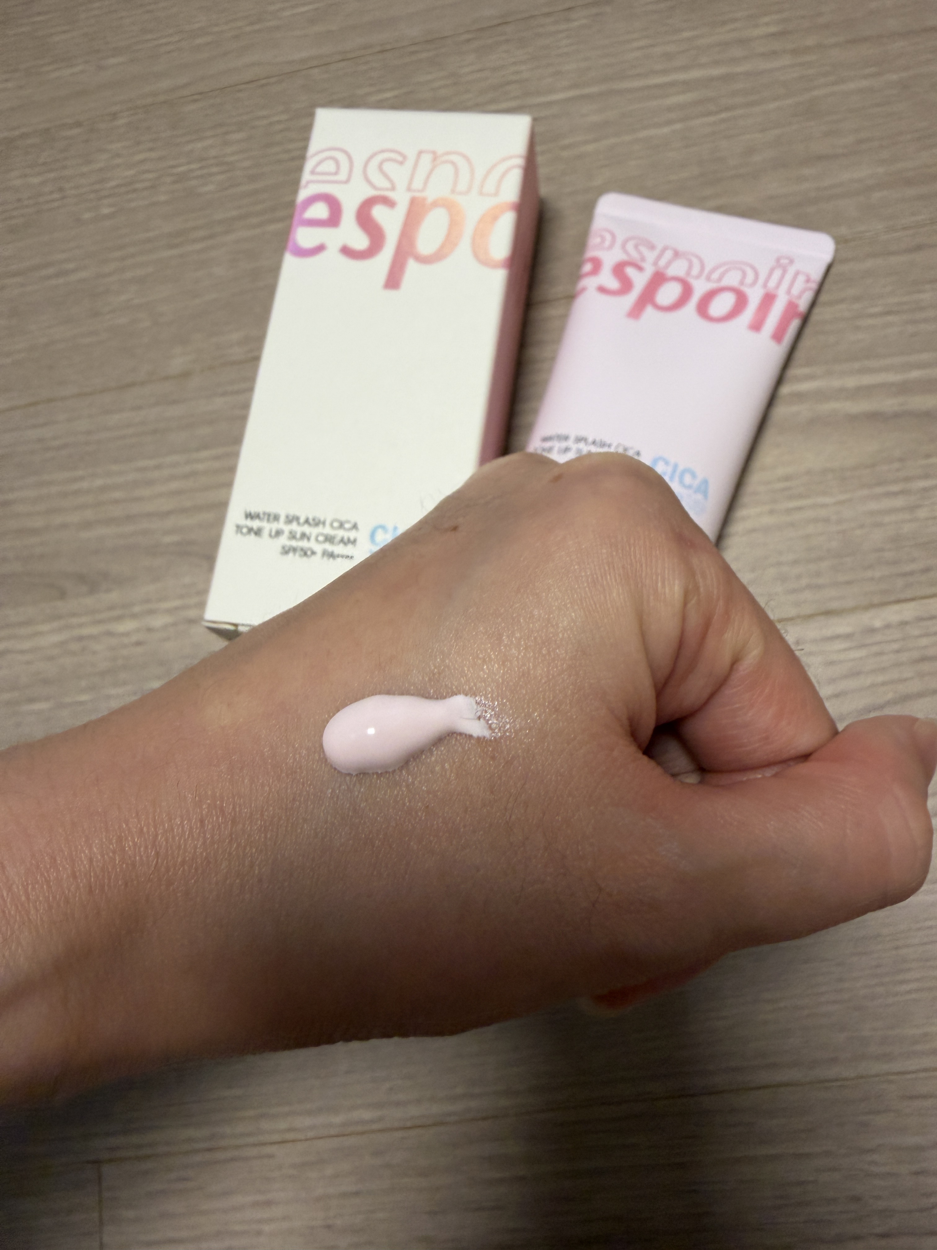 ウォータースプラッシュシカトーンアップクリーム/espoir/化粧下地を使ったクチコミ（2枚目）