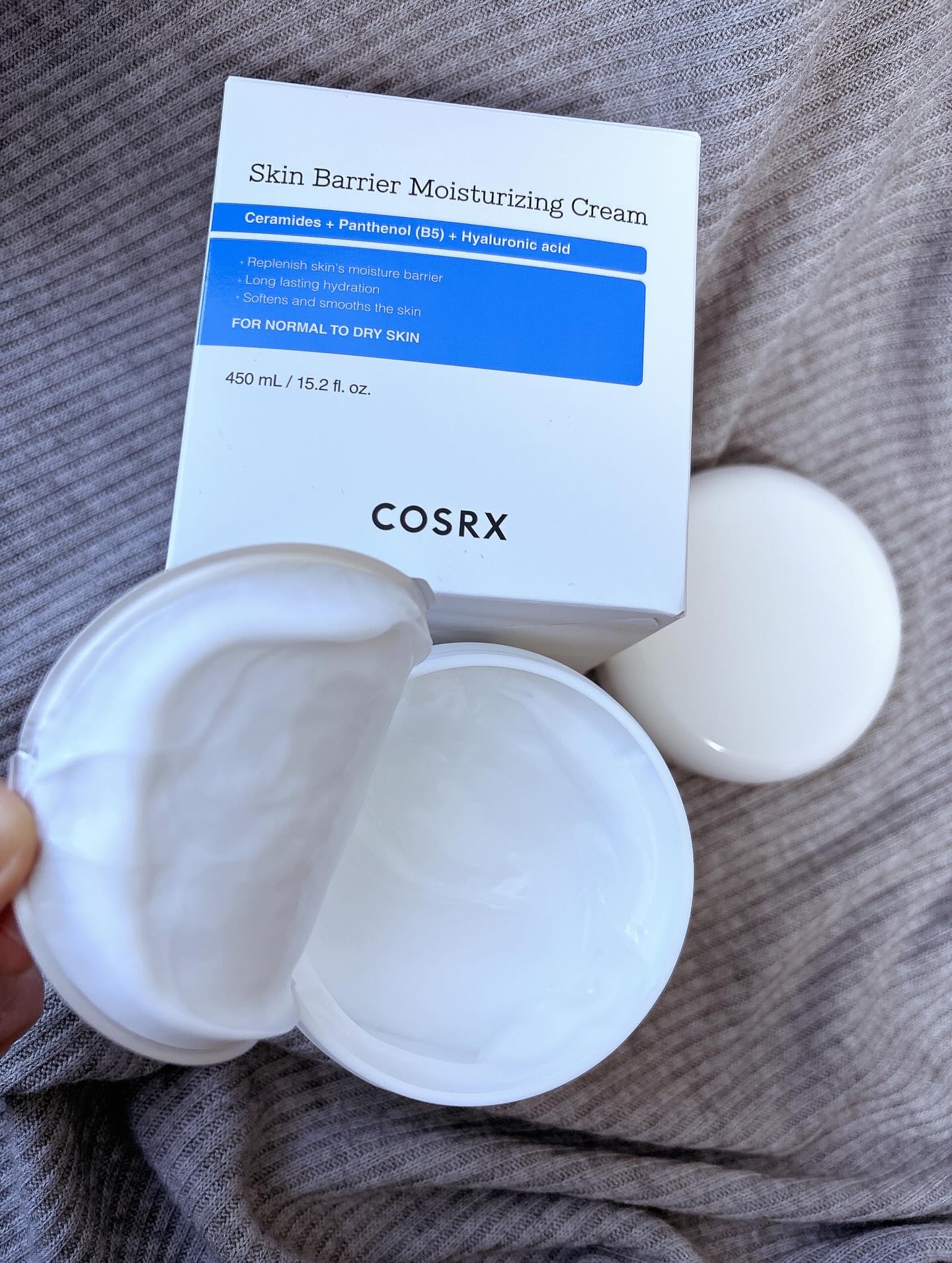 COSRX スキンバリア モイスチャライジングクリームのクチコミ「COSRX

Xの一年分当選でいただいた😘

セラミド 肌バリア保湿ボディクリーム（450g）.....」（3枚目）