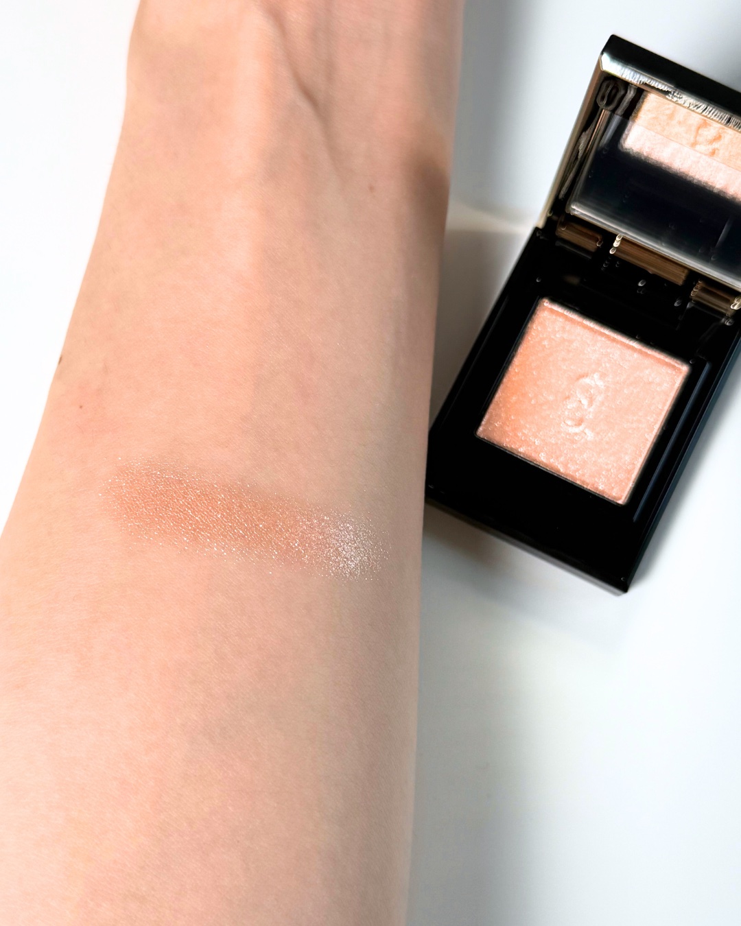 モノ ルック アイズ L-01 纏艶 -MATOITSUYA/SUQQU/単色アイシャドウを使ったクチコミ（2枚目）