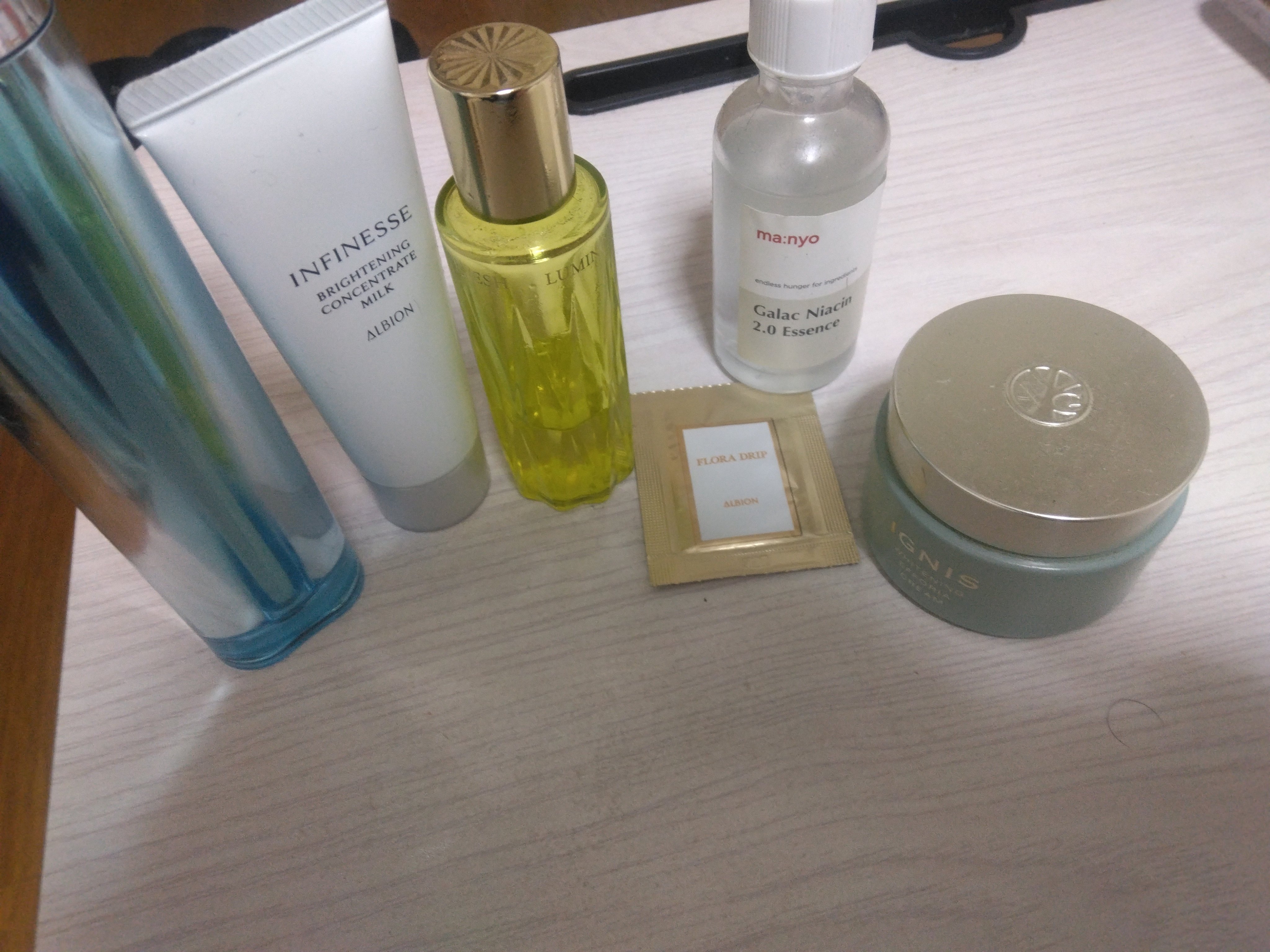 ガラクナイアシン2.0エッセンス/manyo/美容液を使ったクチコミ（2枚目）