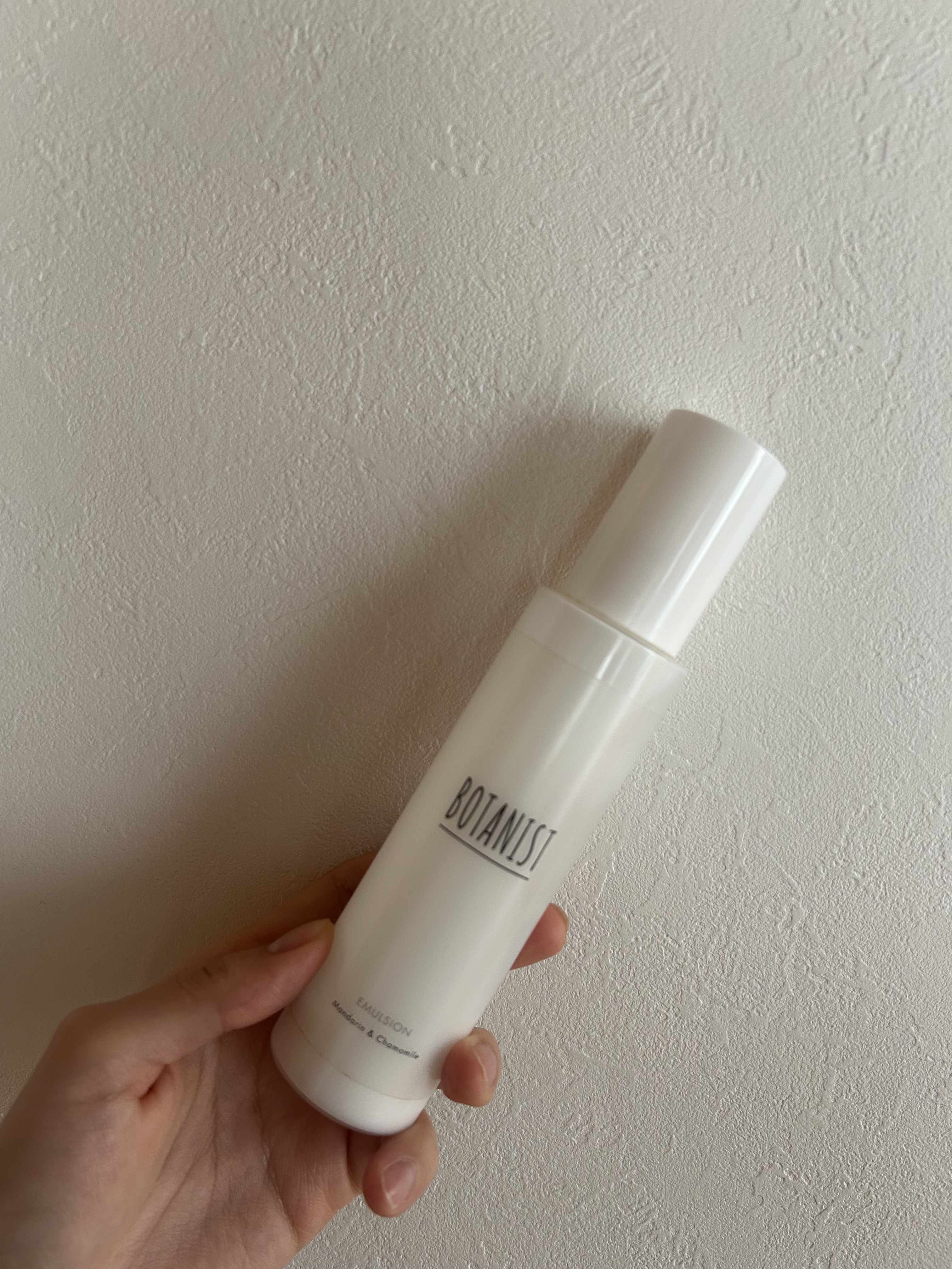 BOTANIST ボタニカルエマルジョンのクチコミ「BOTANIST EMULSION
Mandarin & Chamomile を使ってみたよ🍊.....」（1枚目）