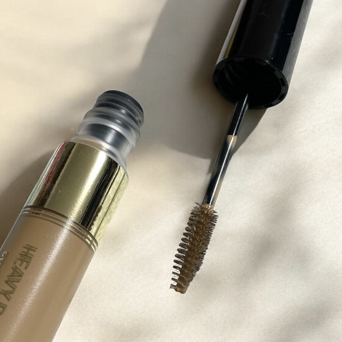 カラーリングアイブロウ マイクロ/ヘビーローテーション/眉マスカラを使ったクチコミ（2枚目）