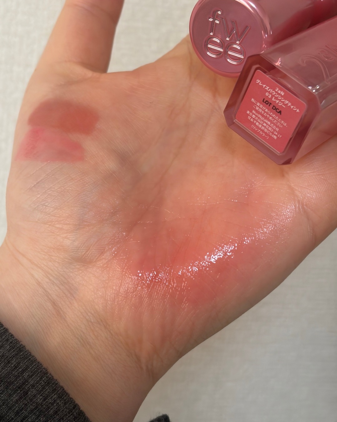 フィー 3Dボリューミンググロス/fwee/リップグロスを使ったクチコミ（3枚目）