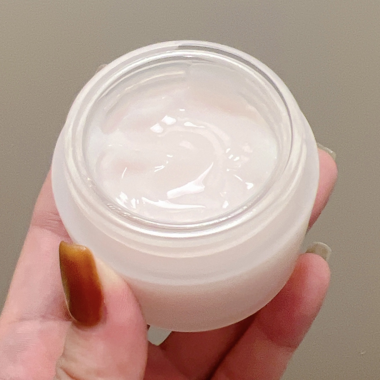 ローズウォーター スリーピングマスク/FEMMUE/フェイスクリームを使ったクチコミ（2枚目）