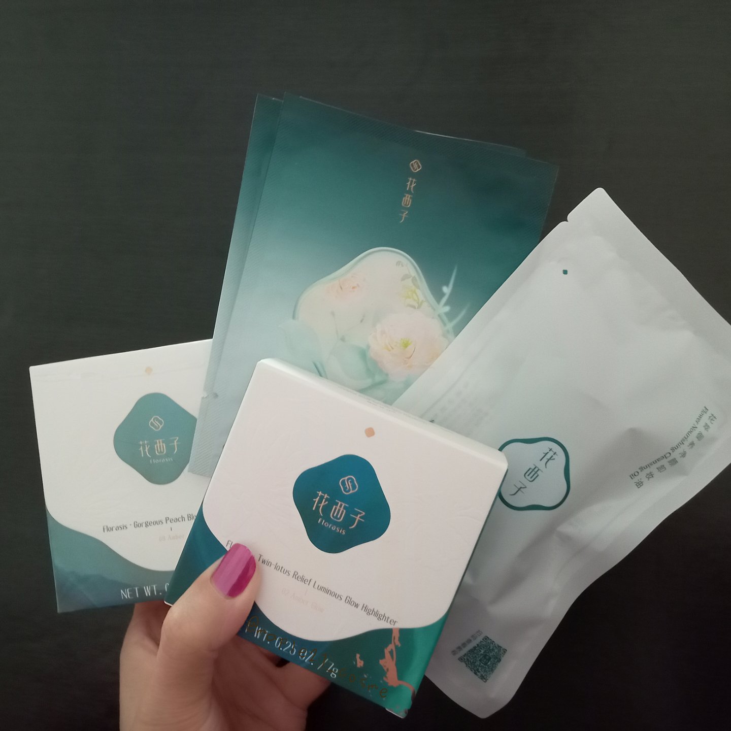 玉養桃花 ルースパウダー/花西子/ルースパウダーを使ったクチコミ（3枚目）