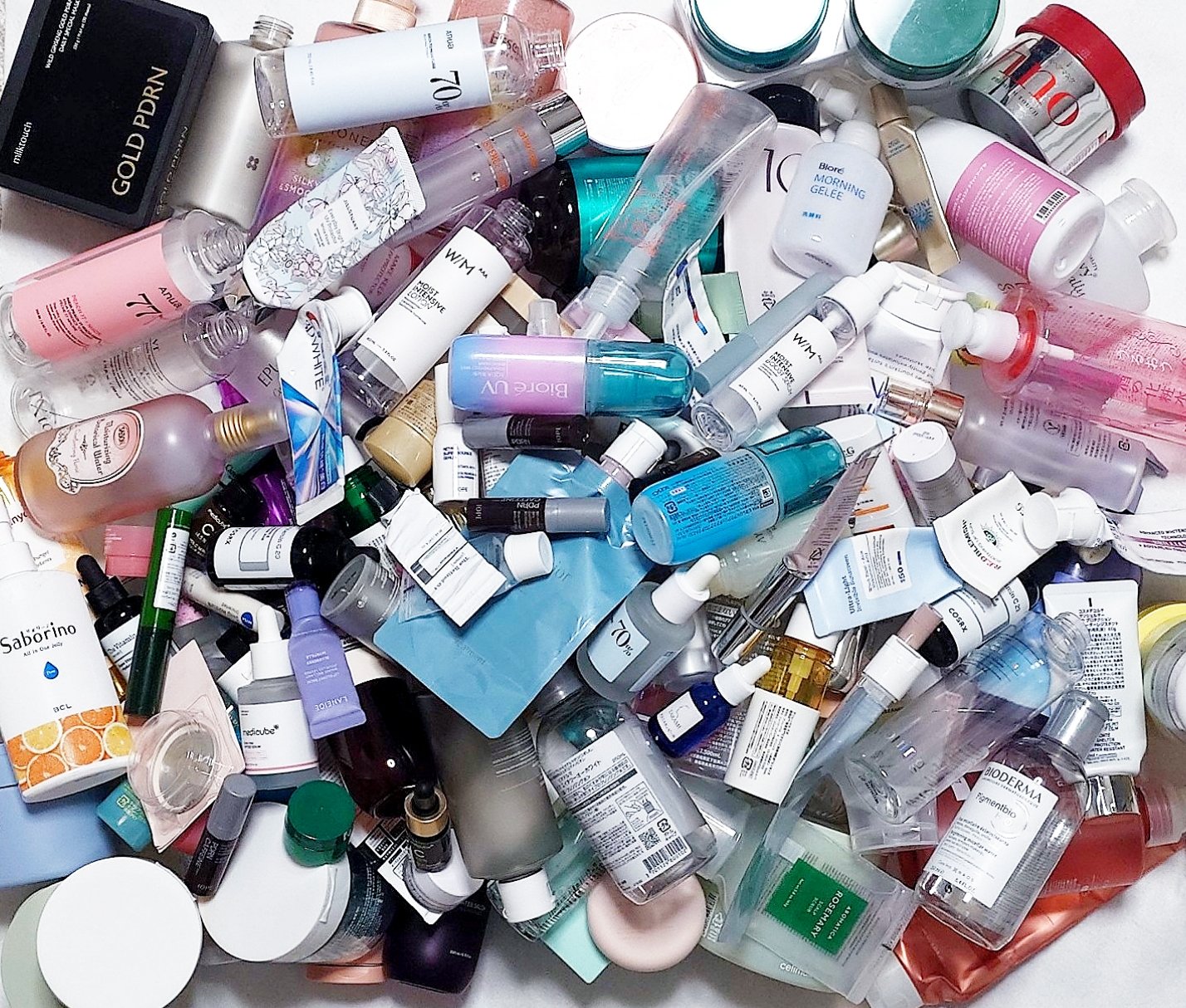 ✔️使い切り　只の覚え書き…

2025年 使い切った品
無意識に 捨てちゃったのもあるけど 取っておいたヤツだけ💦
個包装のフェイスパック や 試供品のパウチ系は ついつい捨てがち💦


今年は 写真に残すのを忘れ 夢中で コスメの断