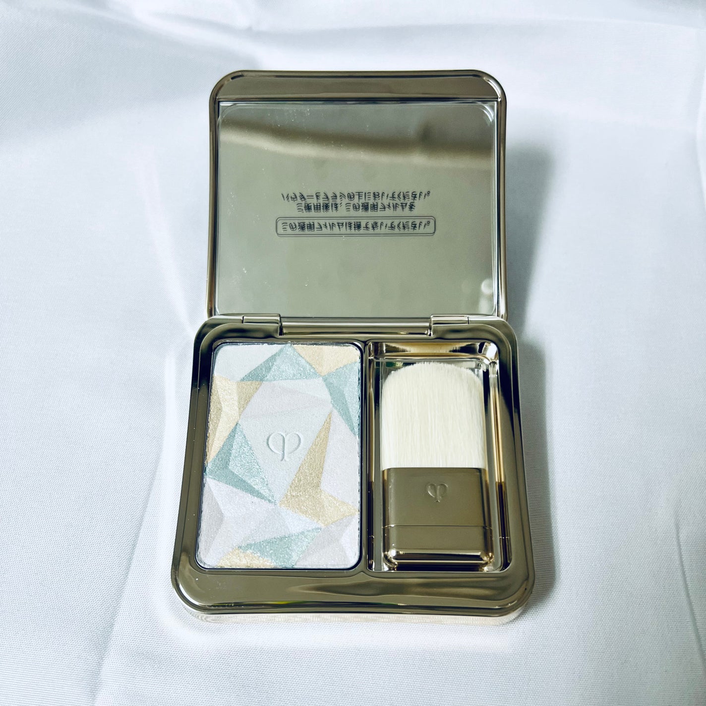 ル・レオスールデクラ /クレ・ド・ポー ボーテ/パウダーハイライトを使ったクチコミ(1枚目)