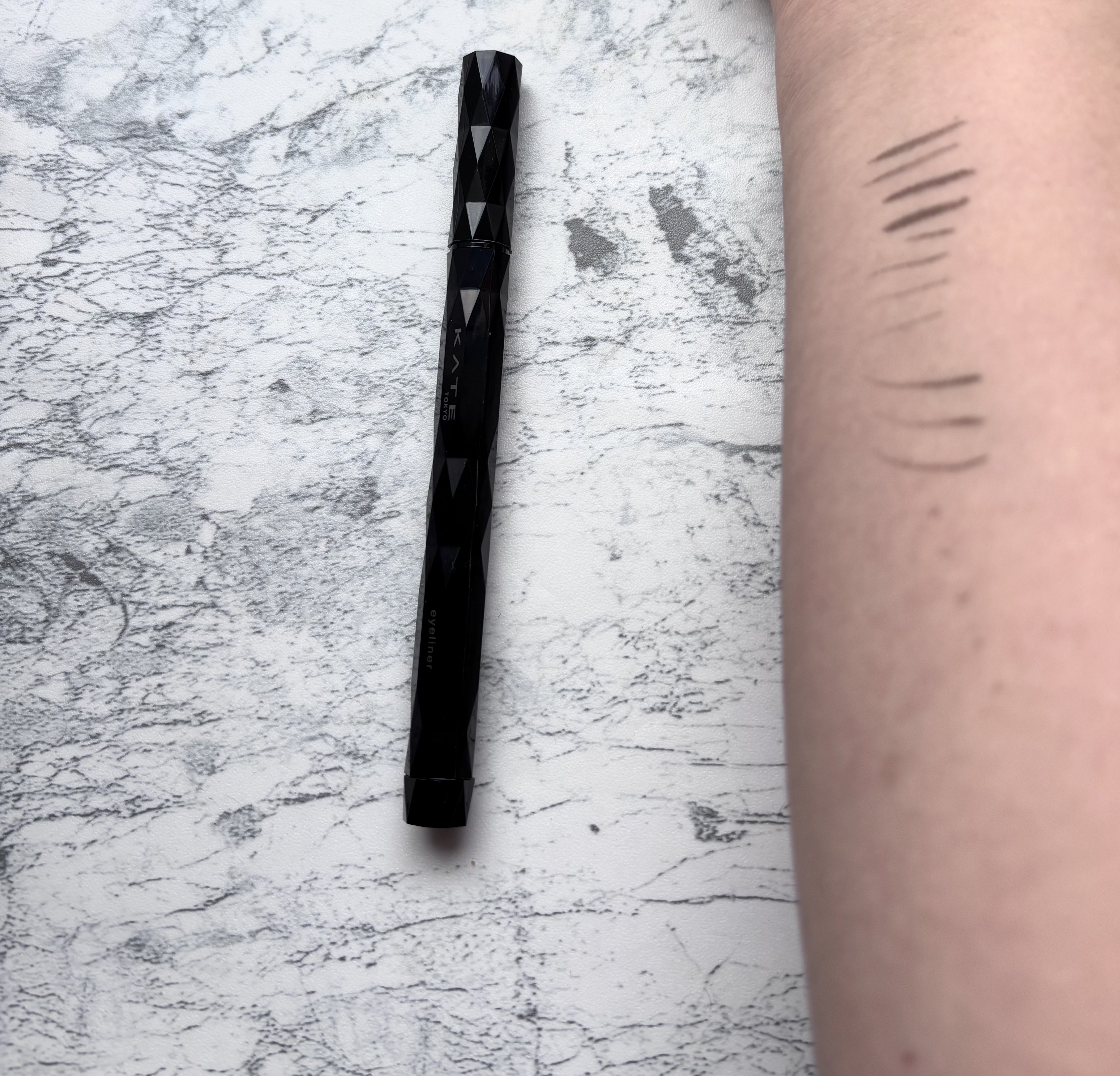 スーパーシャープライナーEX4.0/KATE/リキッドアイライナーを使ったクチコミ（3枚目）