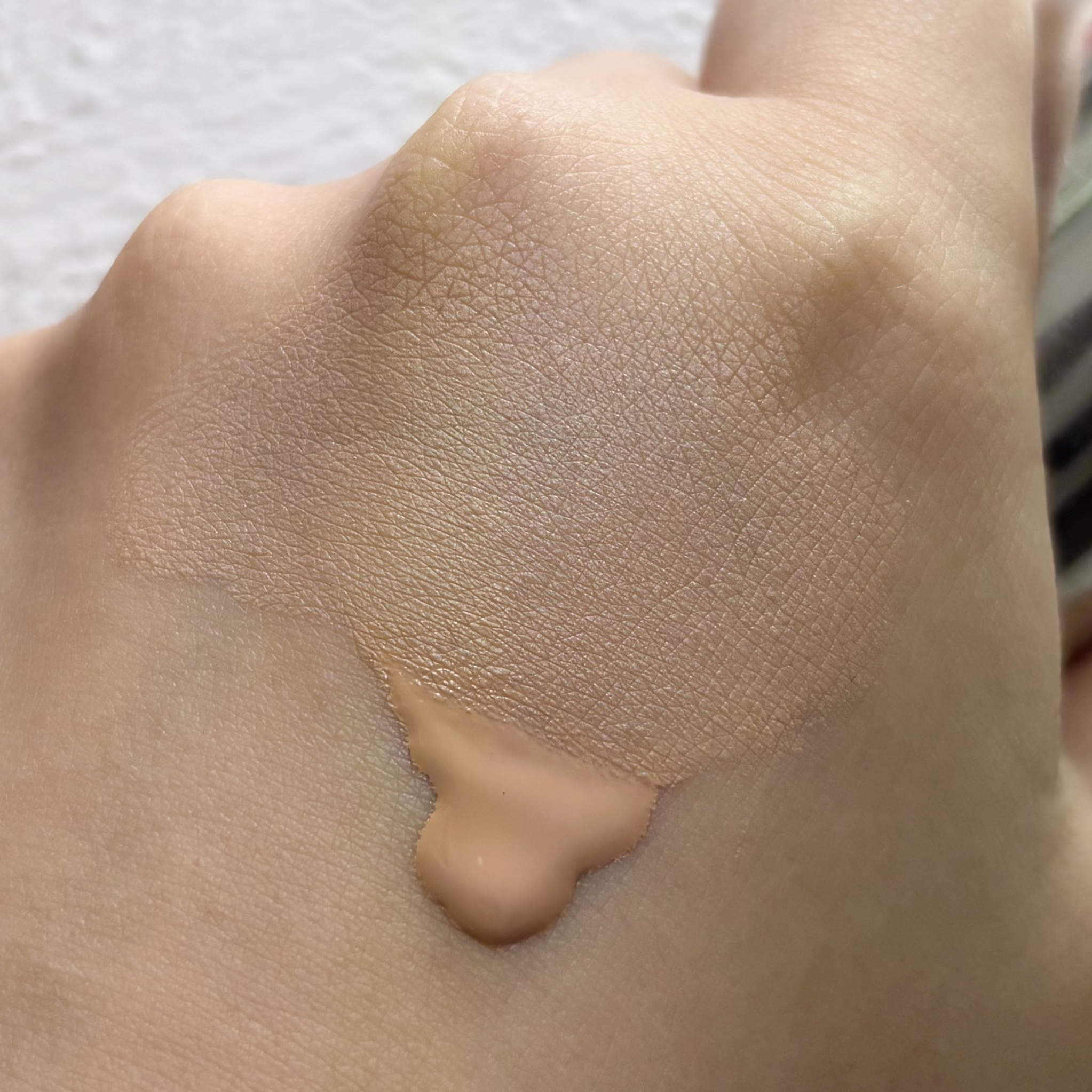 クラリティフロウリクイド/LUNASOL/リキッドファンデーションを使ったクチコミ（2枚目）