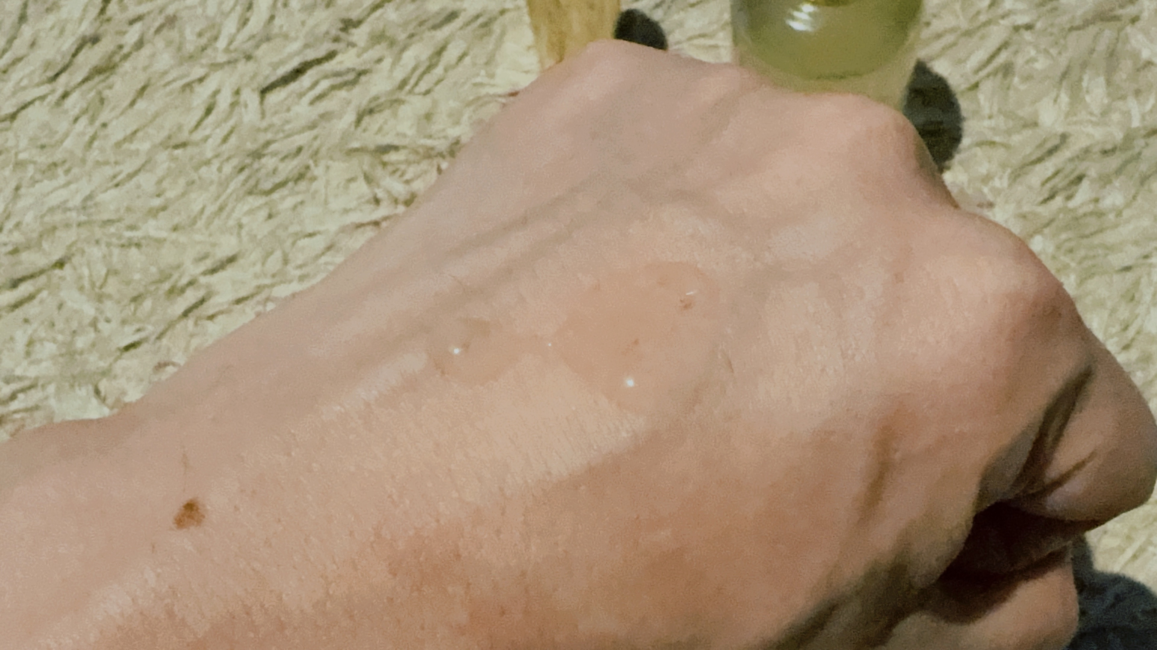 ホワイトトリュフファーストオイルカプセルセラム/ダルバ/美容液を使ったクチコミ（2枚目）