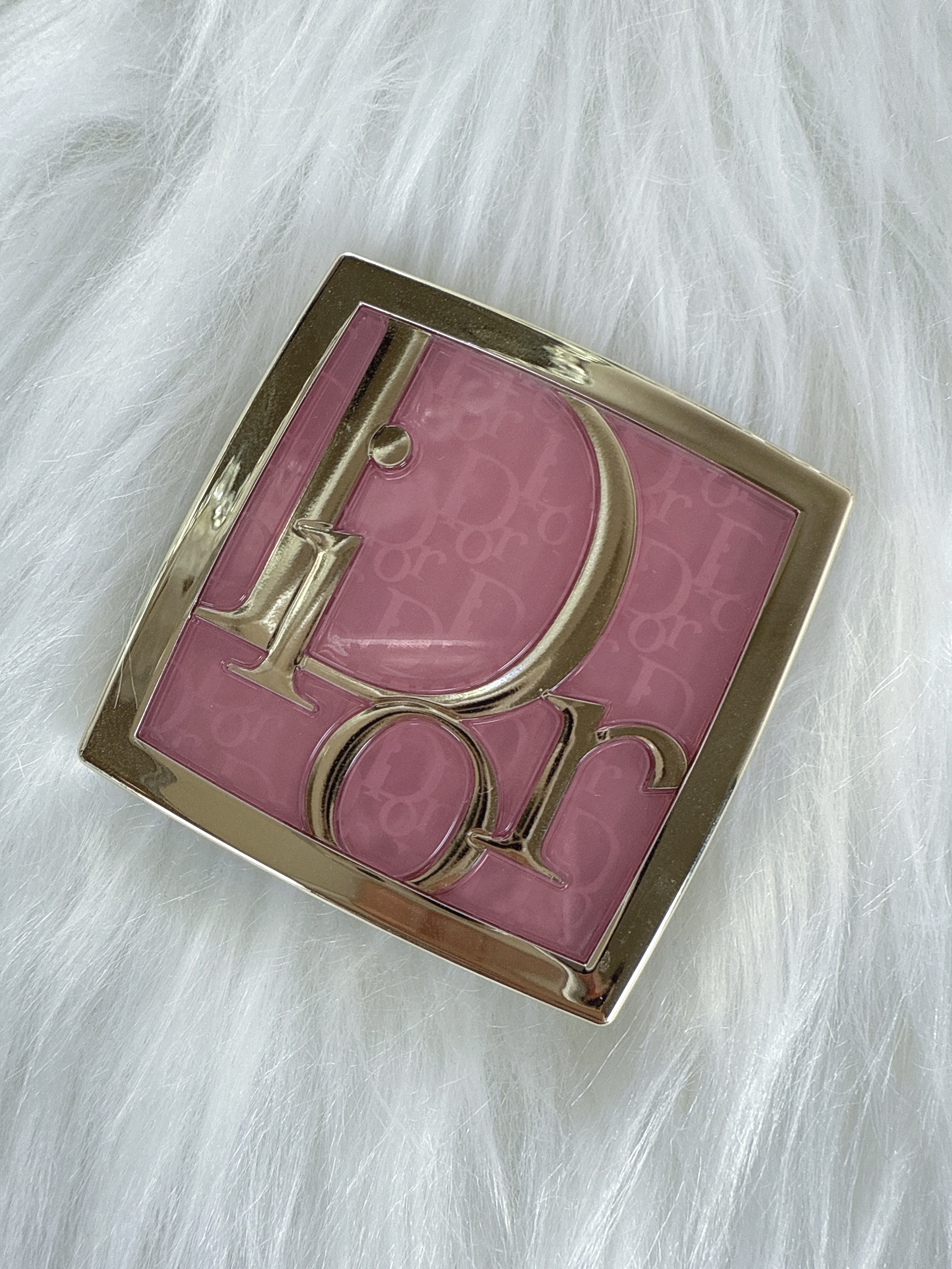 バックステージ ロージー グロウ（ホリデーコレクション 2025 限定品）/Dior/チークを使ったクチコミ（1枚目）