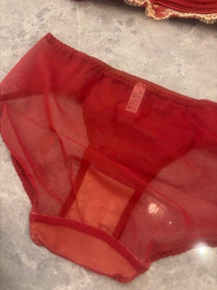 ちゃんまぃ on LIPS 「新年、新しい下着からの投稿でスタートです♡今日は、一目惚れして..」(4枚目)