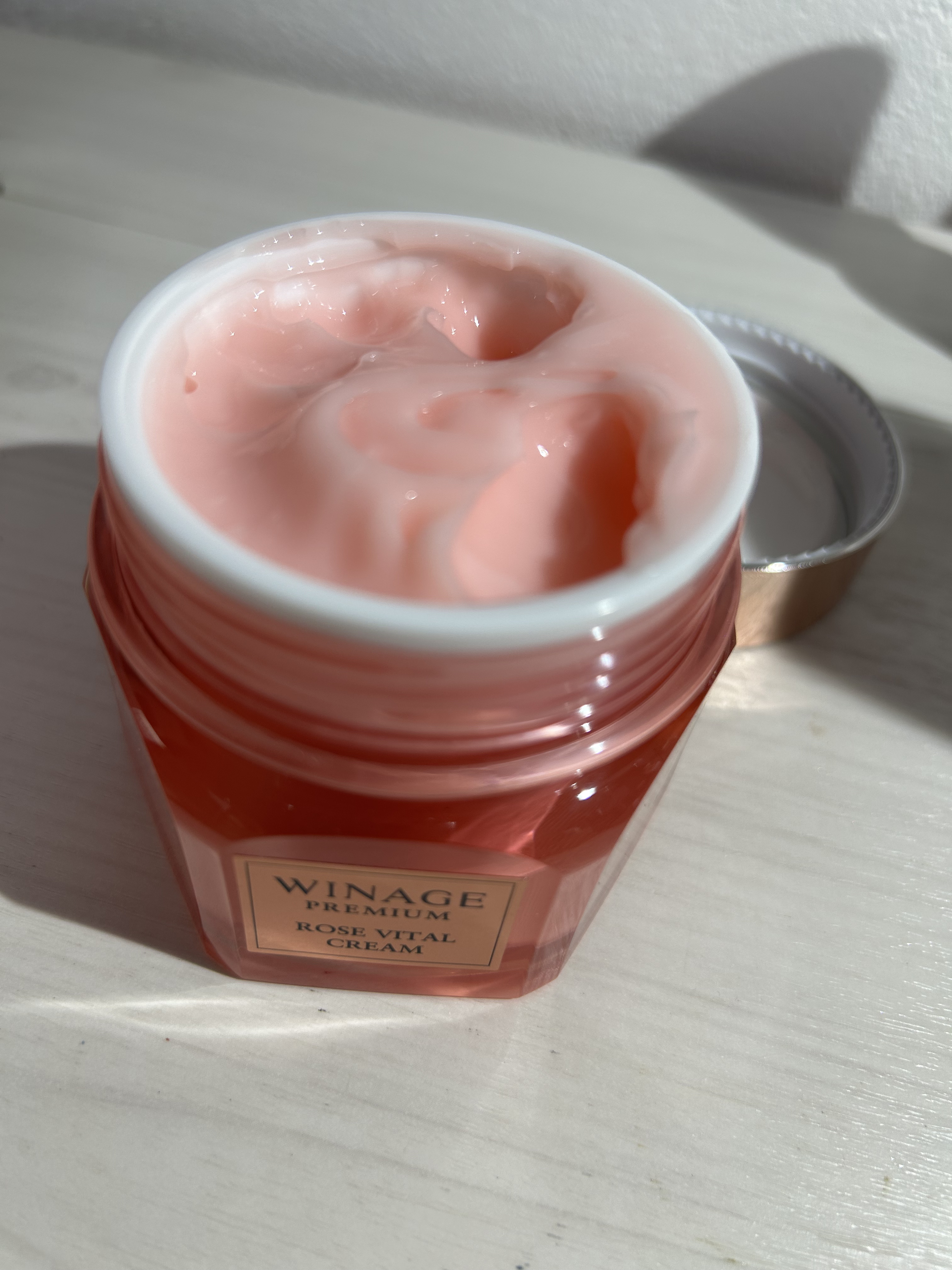 Coreana WINAGE PREMIUM ROSE VITAL AMPOULEのクチコミ「Coreana
WINAGE PREMIUM ROSE VITAL CREAM
100ml

.....」（2枚目）