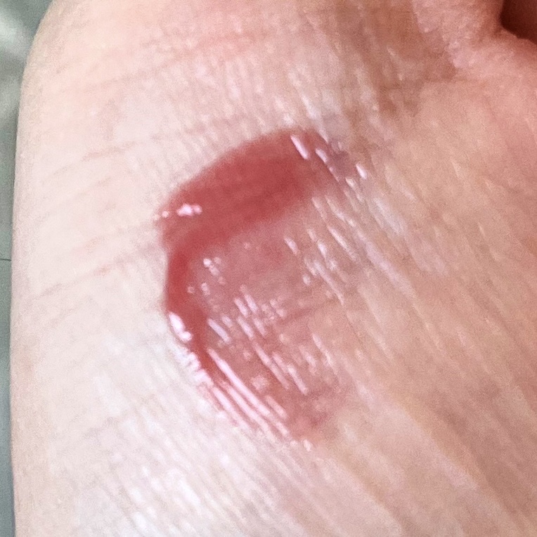 フィー リップアンドチーク グローイジェリーポット JS01 ロージーグレイズ/fwee/リップグロスを使ったクチコミ（3枚目）