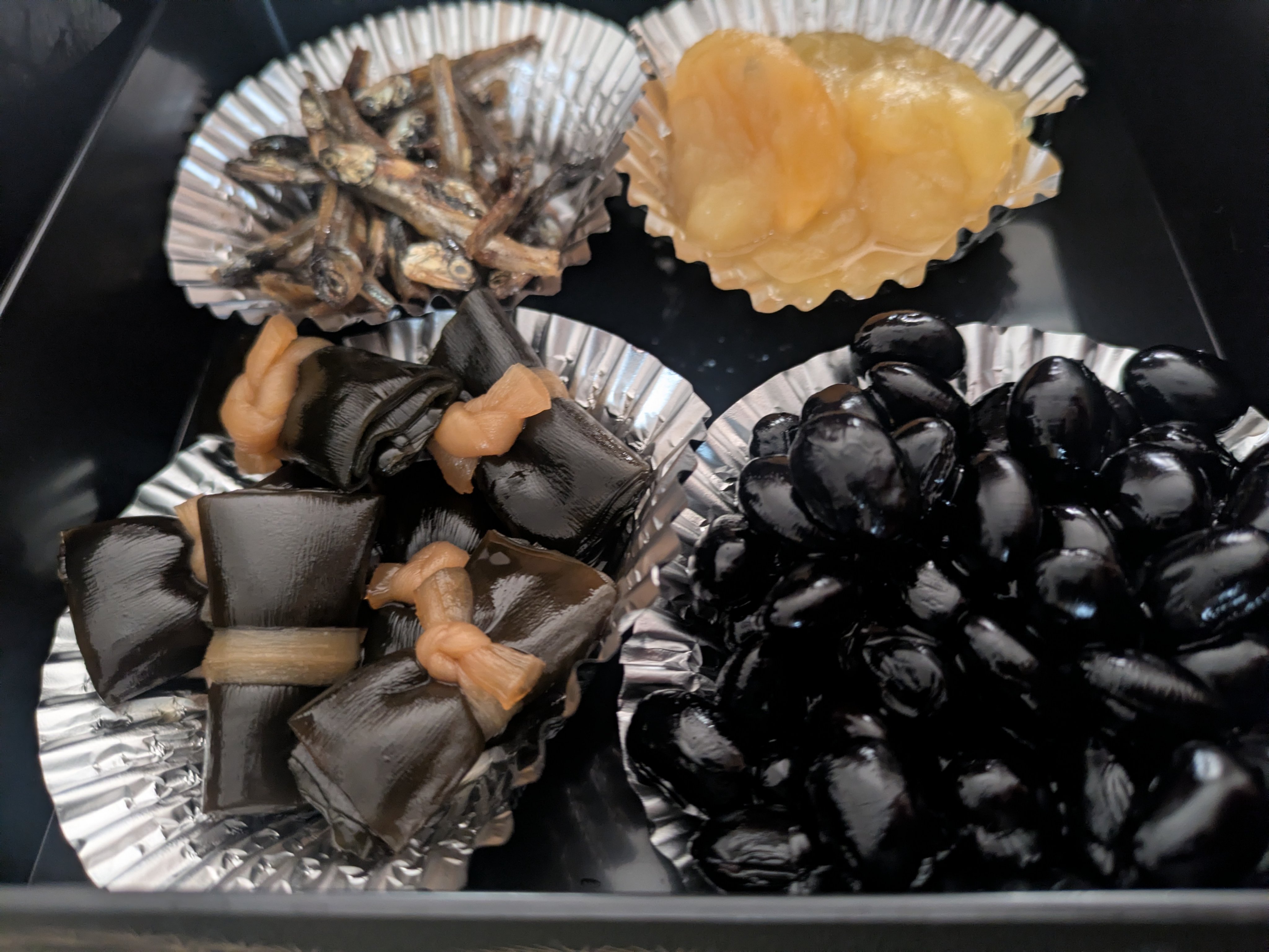 ファンケル 大人のカロリミットのクチコミ「あけましておめでとうございます🎍
ついつい食べてしまいがちなおせち料理
保存用にカロリーランキ.....」（2枚目）