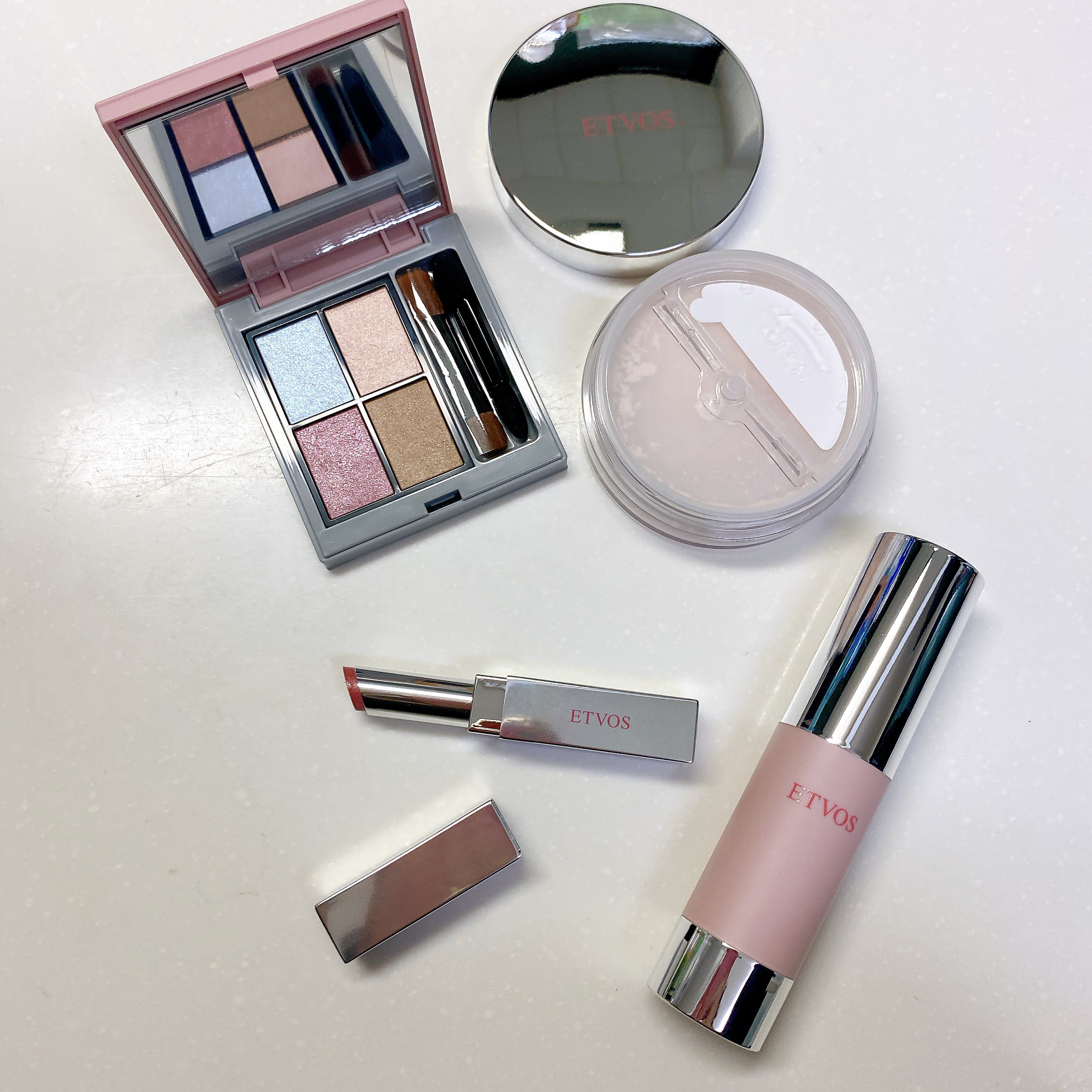 2025 ホリデーコフレ/エトヴォス/メイクアップキットを使ったクチコミ（1枚目）