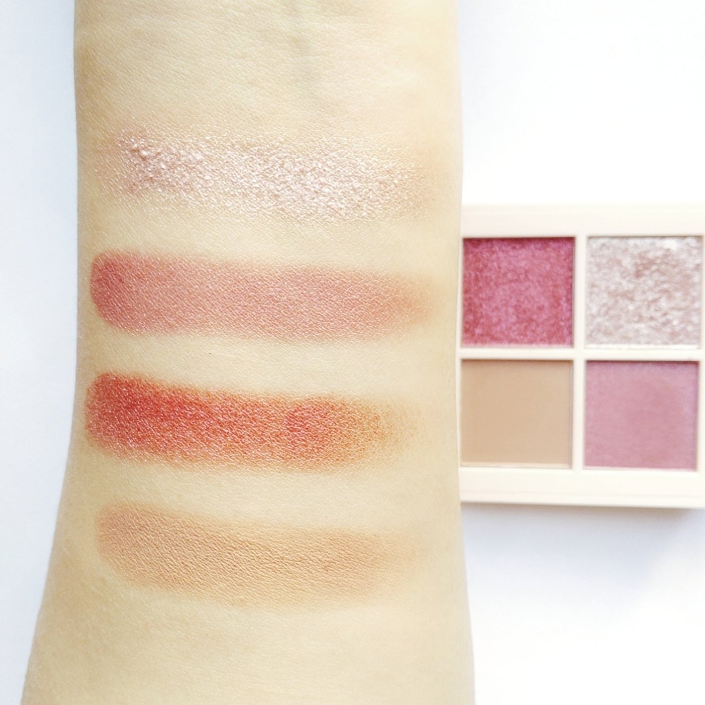 レブロン ダズル アイシャドウ クアッド/REVLON/アイシャドウパレットを使ったクチコミ(7枚目)