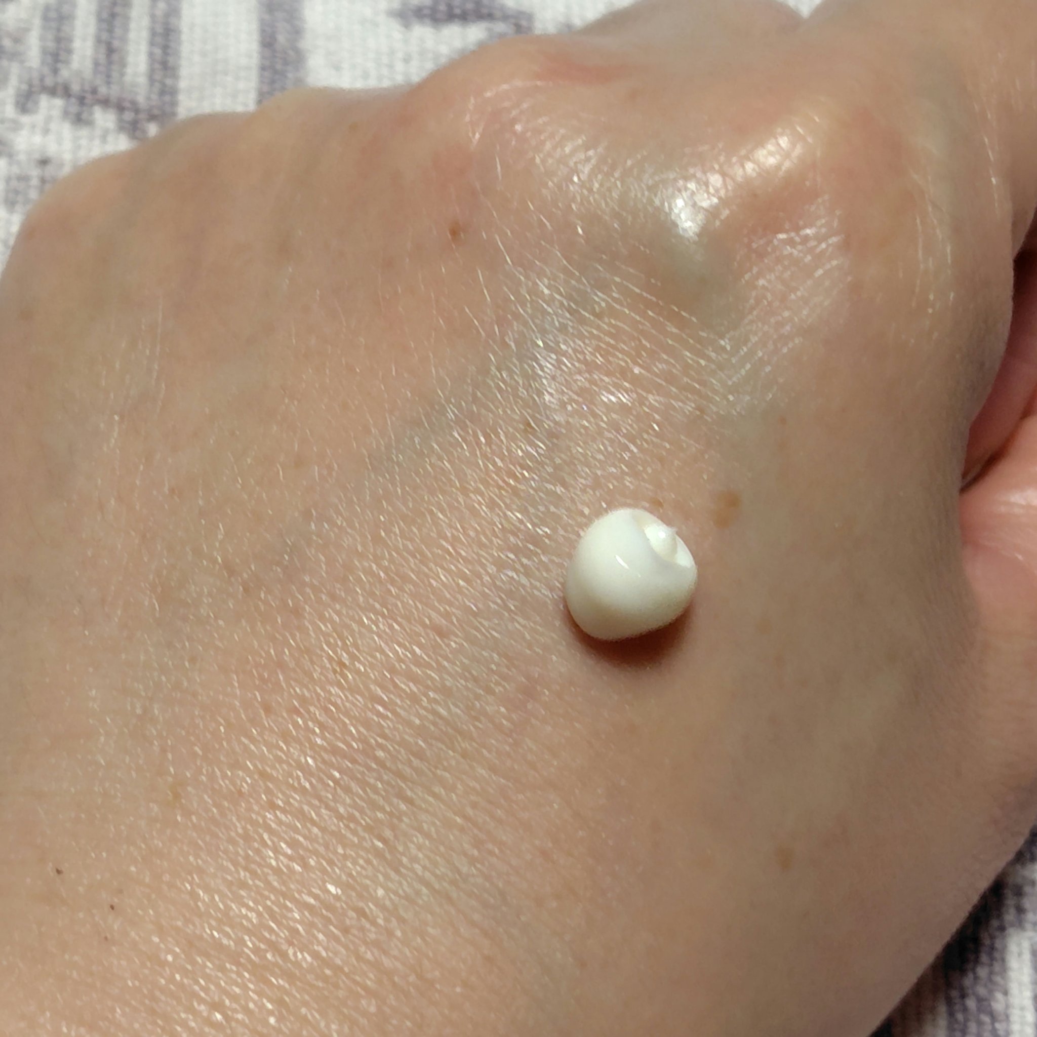 B.A B.A アイゾーンクリーム Nのクチコミ「2026年は、目もとケアも頑張ります🐮🎍

ピタっと密着して良きクリーム

乾燥小じわ対策にも.....」（3枚目）