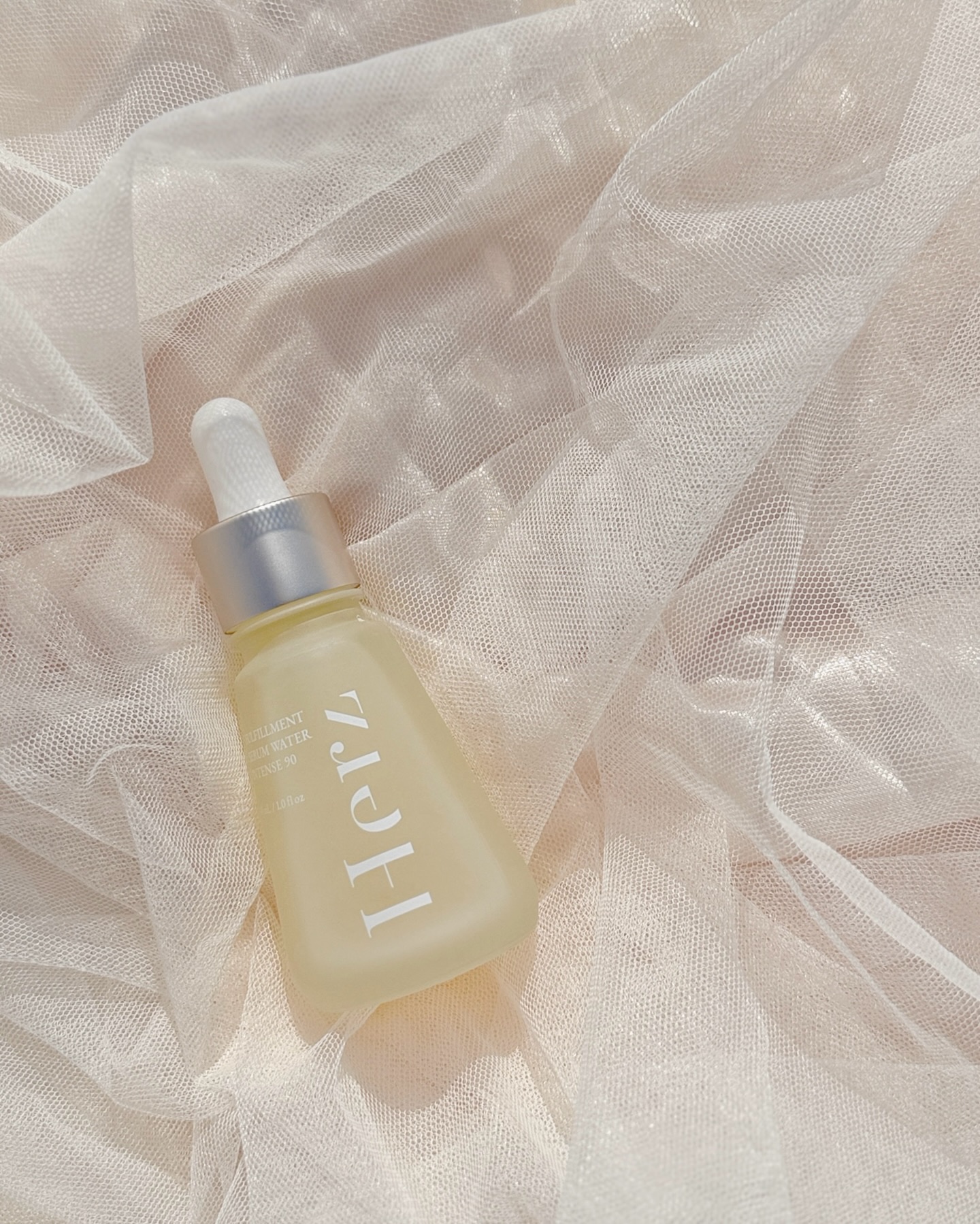 さぁ、2枚目以降の熱量を見たら
私のお気に入り度が伝わるはずだ🥹🙏❤️
　
💟Herz skin 
フルフィルメント セラム ウォーター インテンス90
30ml ¥7,800(税込)
　
フルボ酸*1がどういう成分かは調べてもらった