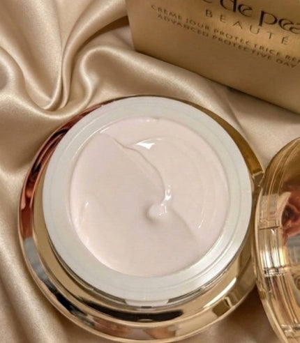 クレ・ド・ポー ボーテ クレ・ド・ポー ボーテ クレームプロテクトゥリス R(ジュール)のクチコミ「クレ・ド・ポー ボーテ
クレ・ド・ポー ボーテ クレームプロテクトゥリス R
朝用のクリ-ム.....」(2枚目)