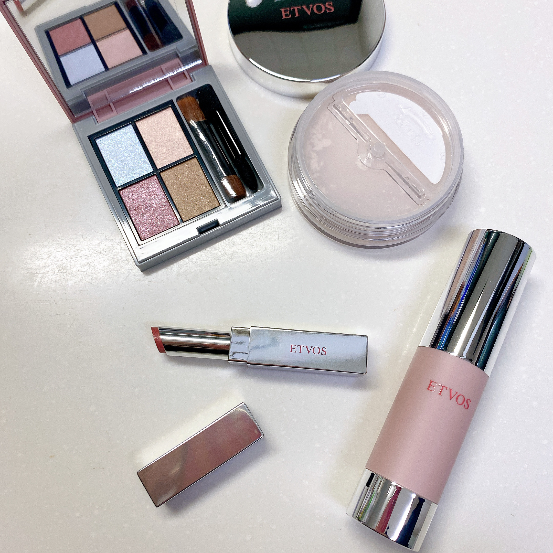 2025 ホリデーコフレ/エトヴォス/メイクアップキットを使ったクチコミ（2枚目）