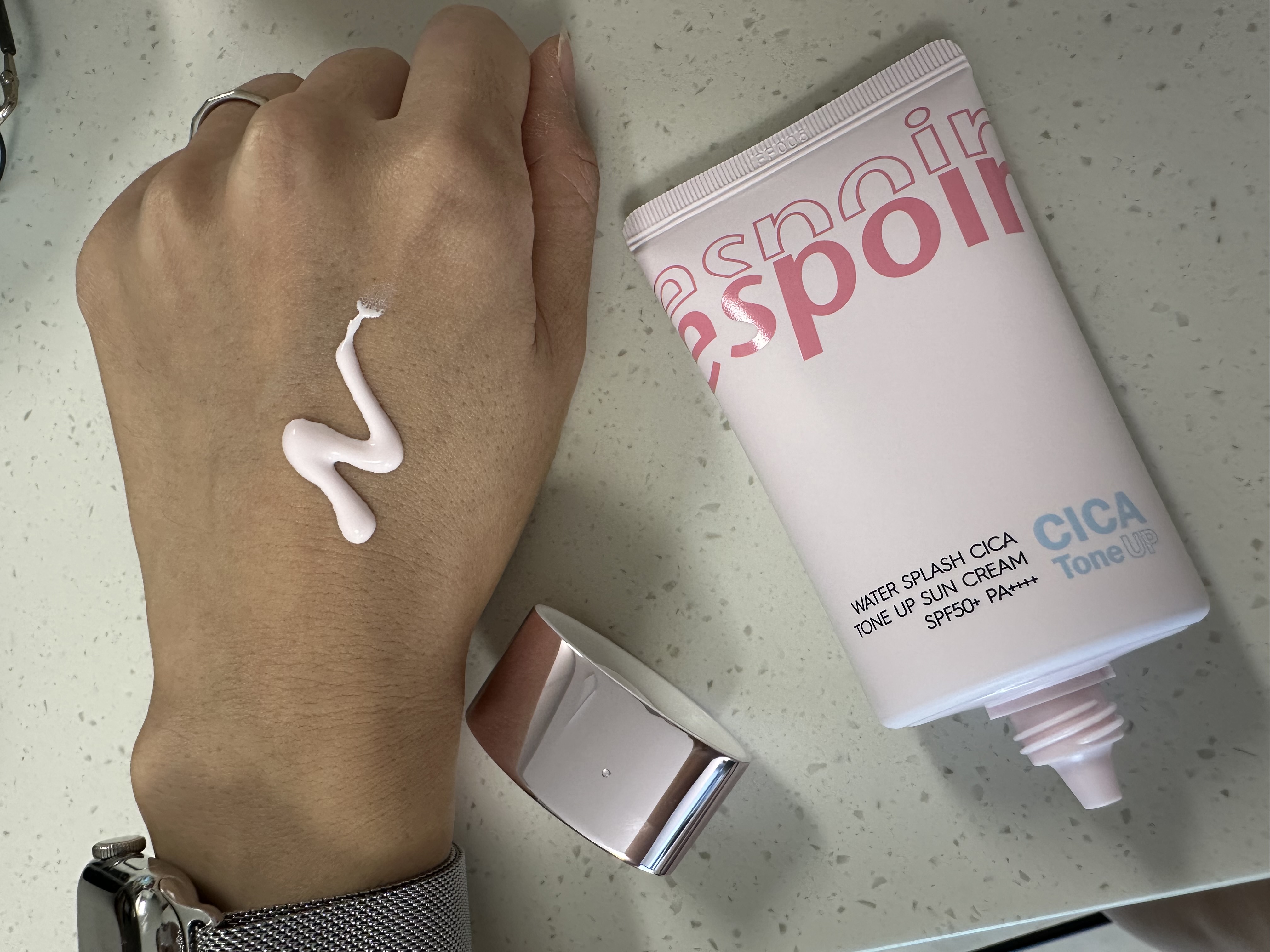 ウォータースプラッシュシカトーンアップクリーム/espoir/化粧下地を使ったクチコミ（2枚目）