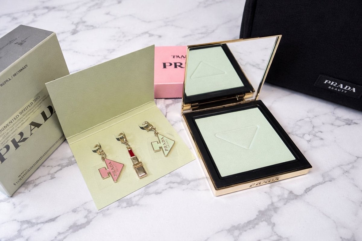 リップ バーム フロスティング ケア リップ バーム フロスティング ケア/PRADA BEAUTY/リップバームを使ったクチコミ（1枚目）