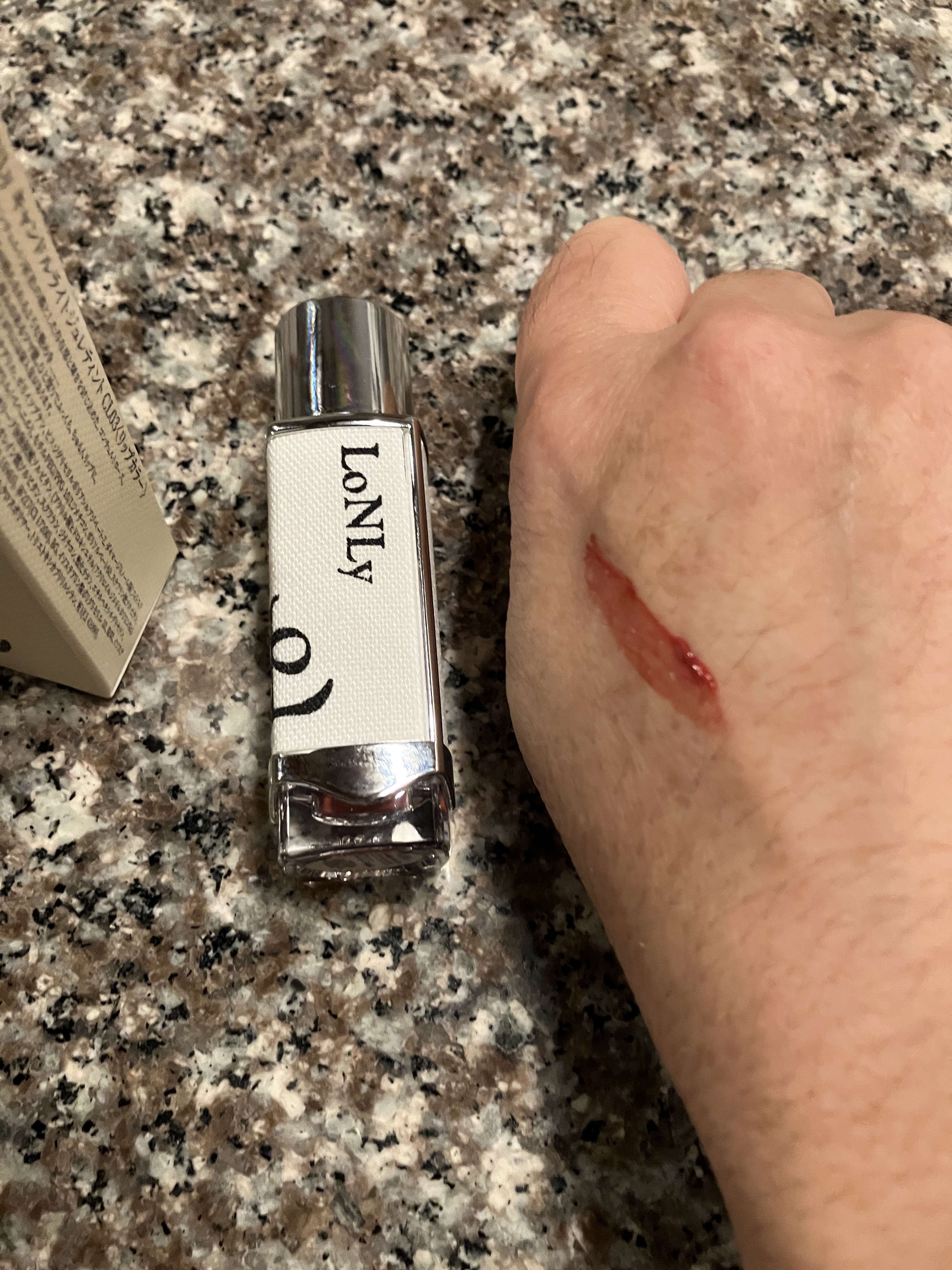 キャンドルライトジュレティント/LoNLy /リップティントを使ったクチコミ（2枚目）