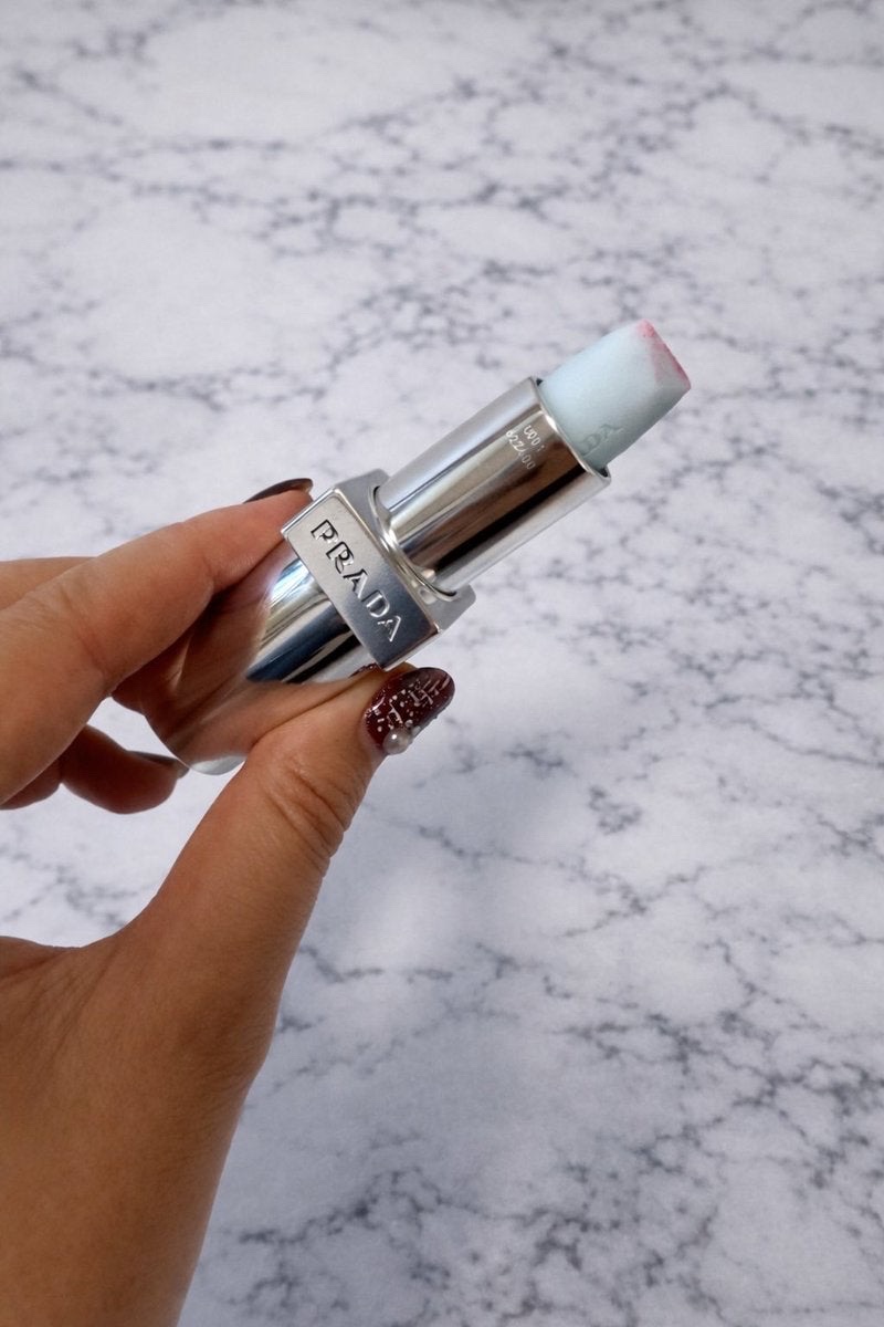 リップ バーム フロスティング ケア リップ バーム フロスティング ケア/PRADA BEAUTY/リップバームを使ったクチコミ（3枚目）