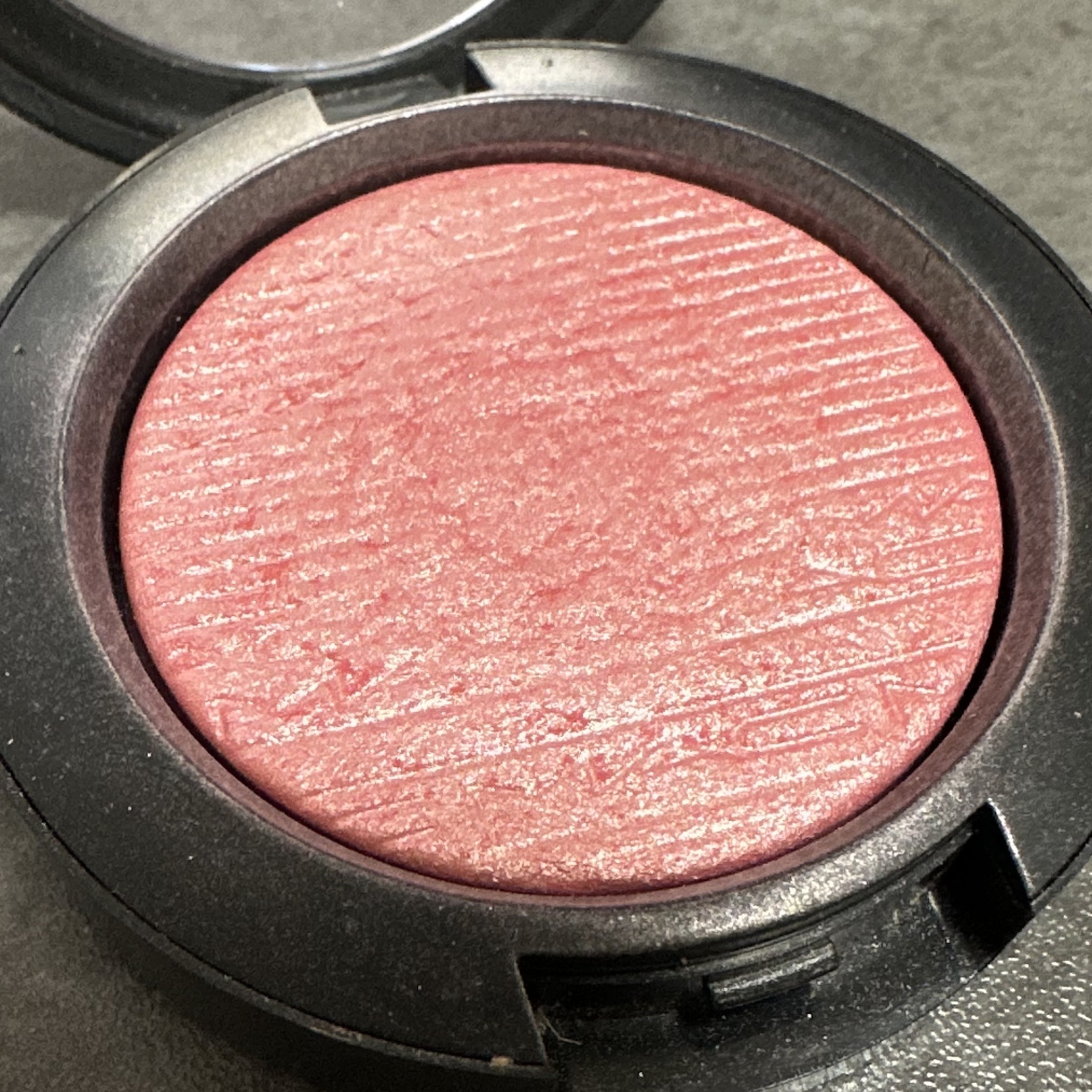 エクストラ ディメンション ブラッシュ/M・A・C/パウダーチークを使ったクチコミ（3枚目）