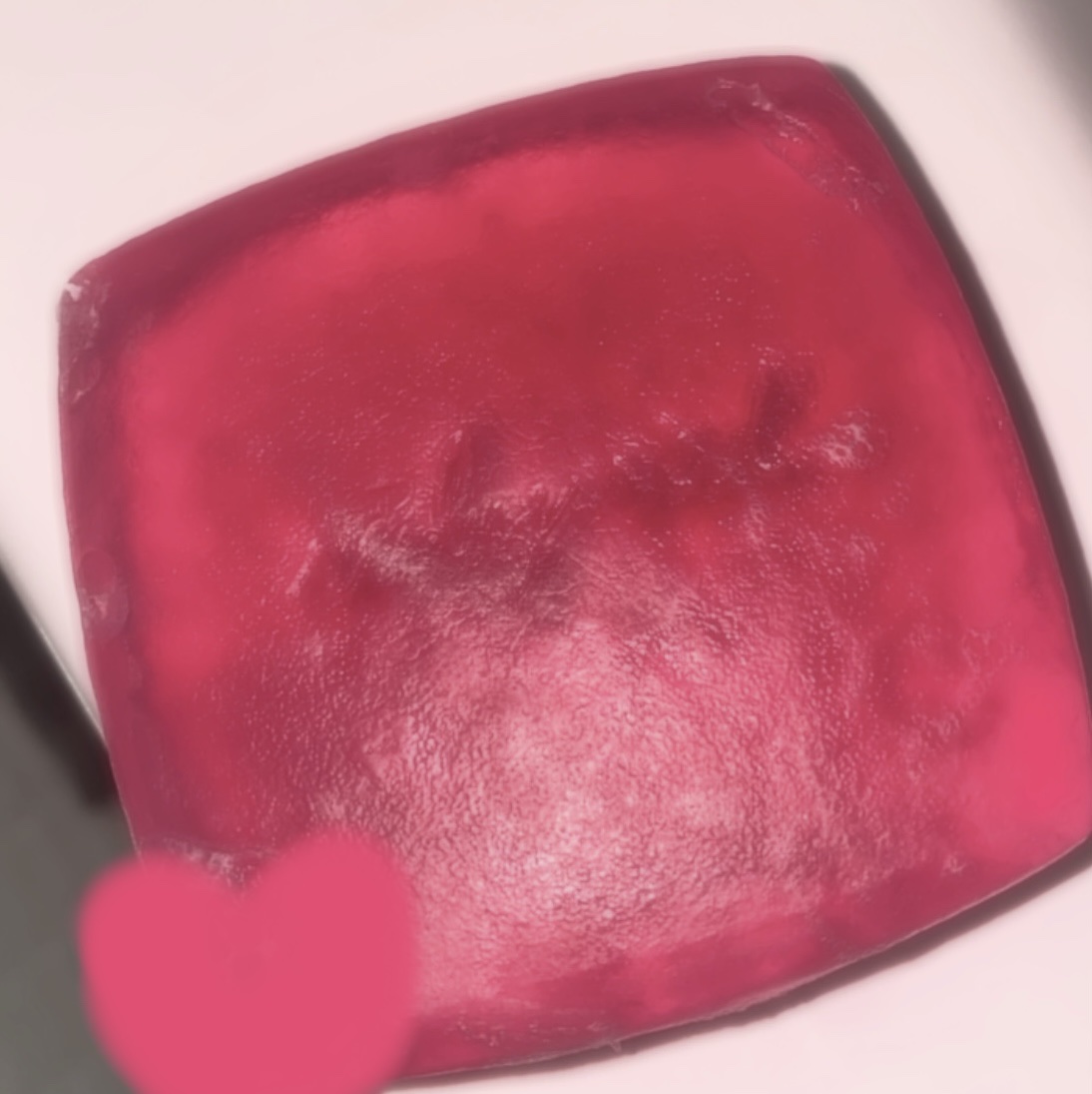 SHISEIDO ホネケーキ(ルビーレッド)のクチコミ「資生堂の宝石みたいな石鹸！！
値段は約¥440だよ！！
脂性肌の人はこれがおすすめよ
#石鹸 .....」（1枚目）